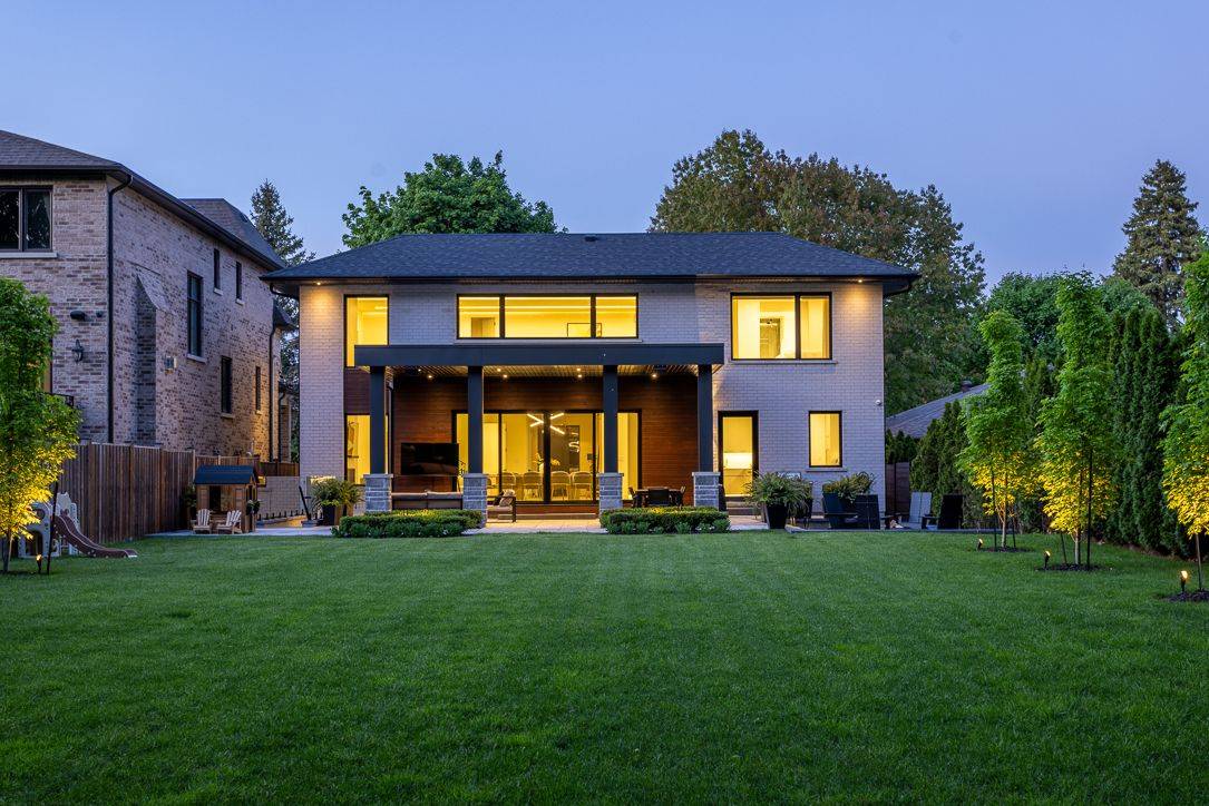 Toronto W09, ON M9P 2X4,14 Penhale DR