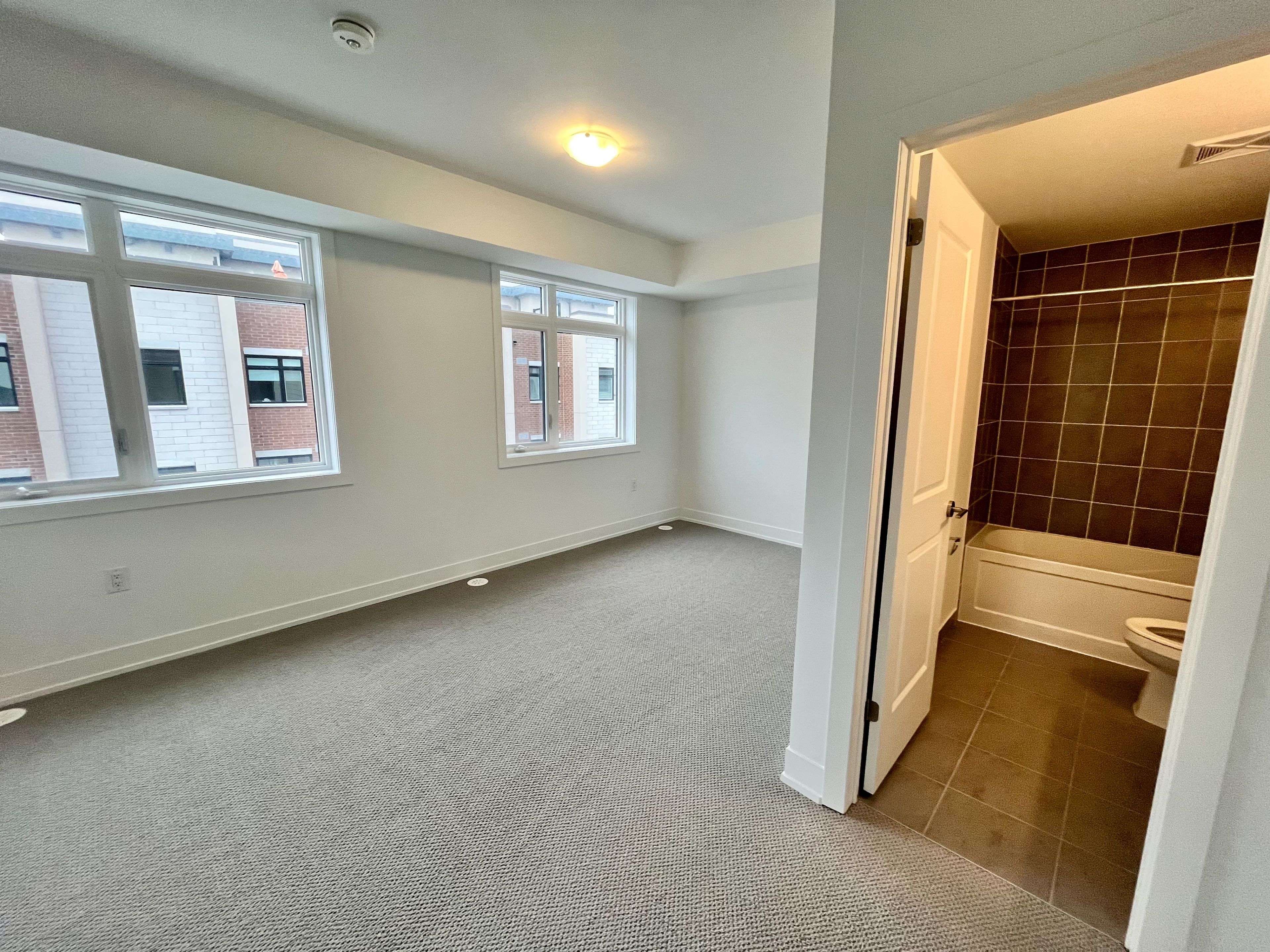 Mississauga, ON L5G 0C6,1060 Douglas Mccurdy Common #233