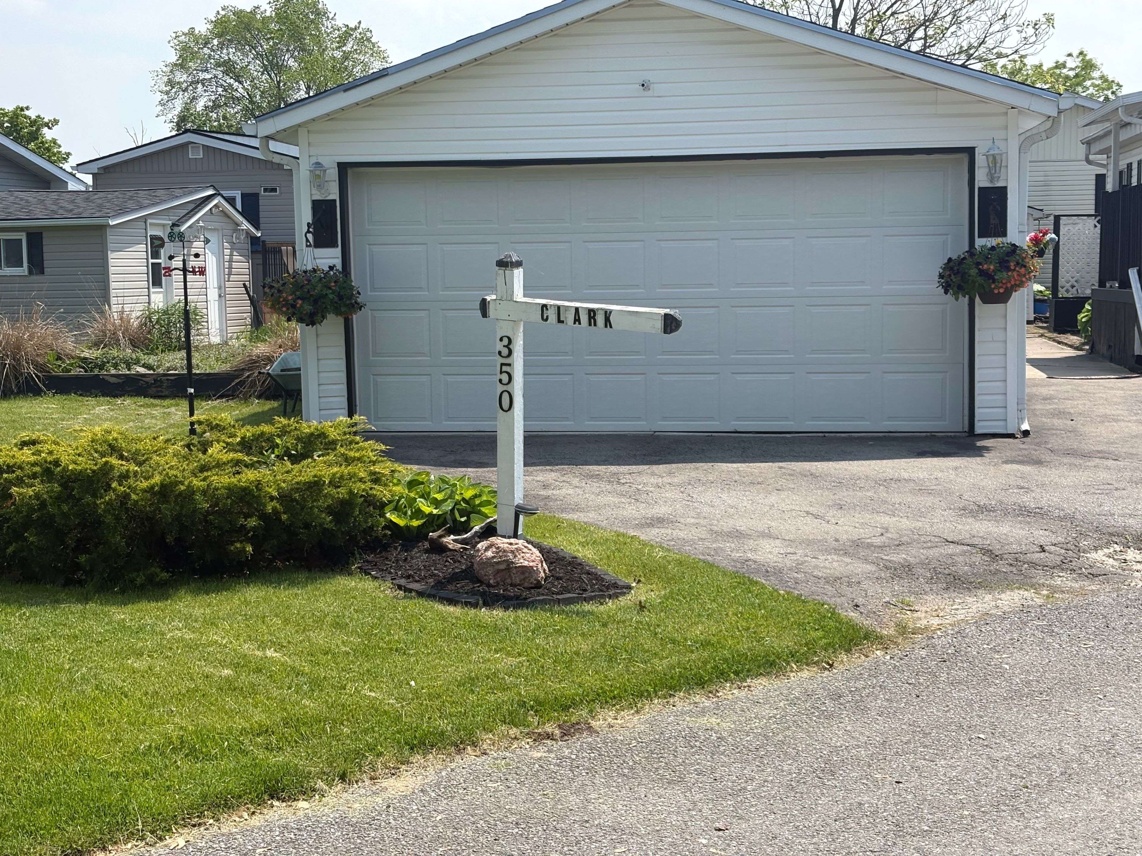 Fort Erie, ON L0S 1S1,3033 TOWNLINE RD #350