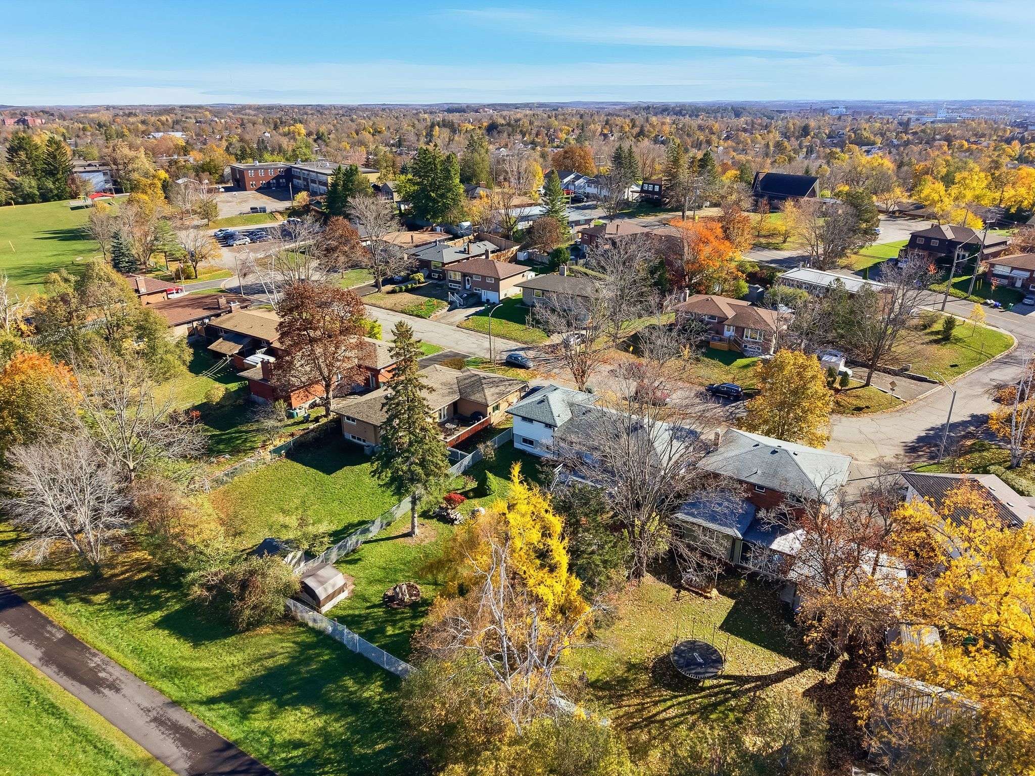 Peterborough, ON K9H 5K1,805 Highland CT