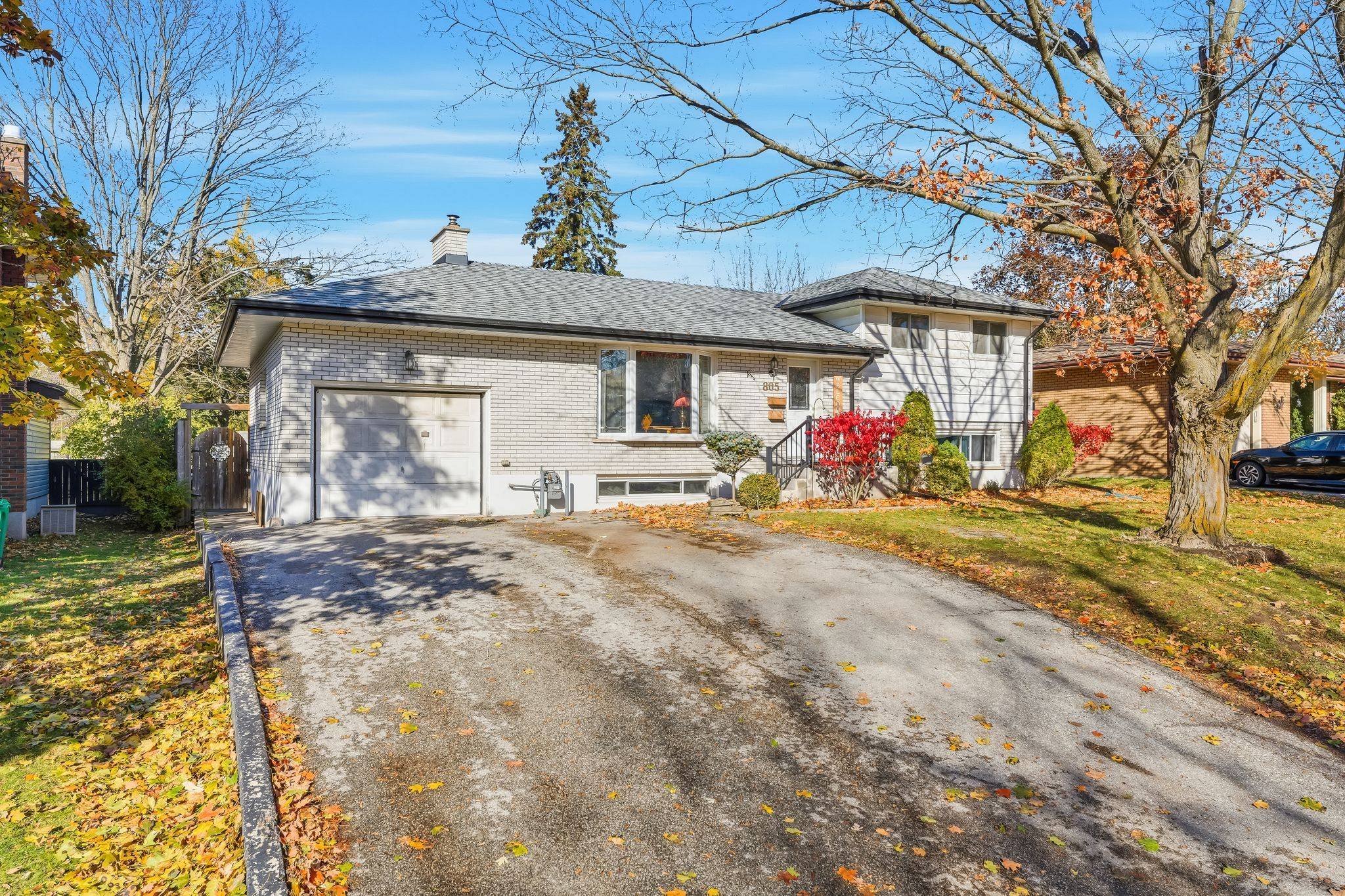 Peterborough, ON K9H 5K1,805 Highland CT