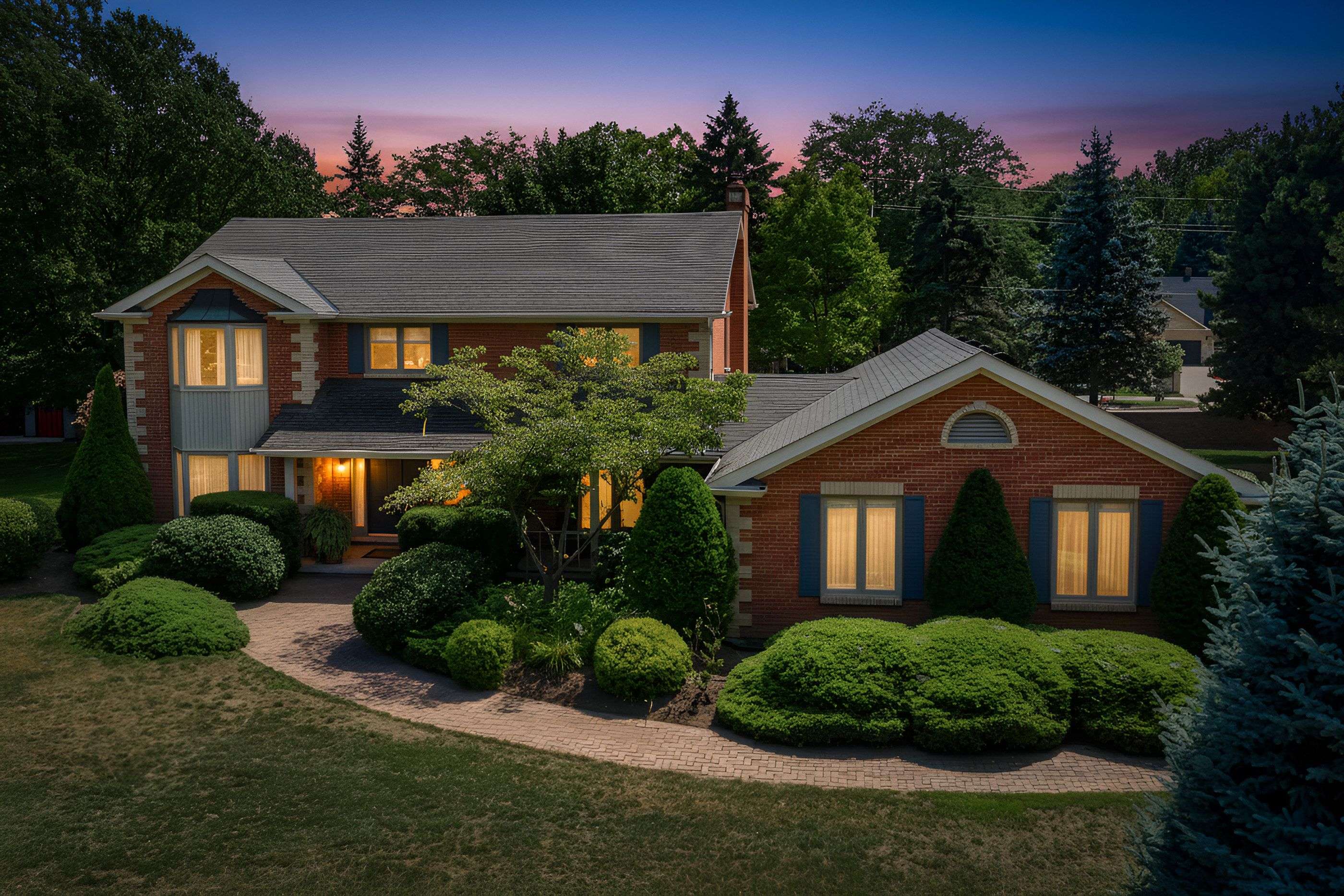 Niagara Falls, ON L2J 4J4,6748 January DR