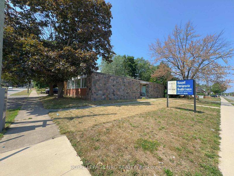 Niagara Falls, ON L2E 6C2,4213/4207 Drummond Rd RD