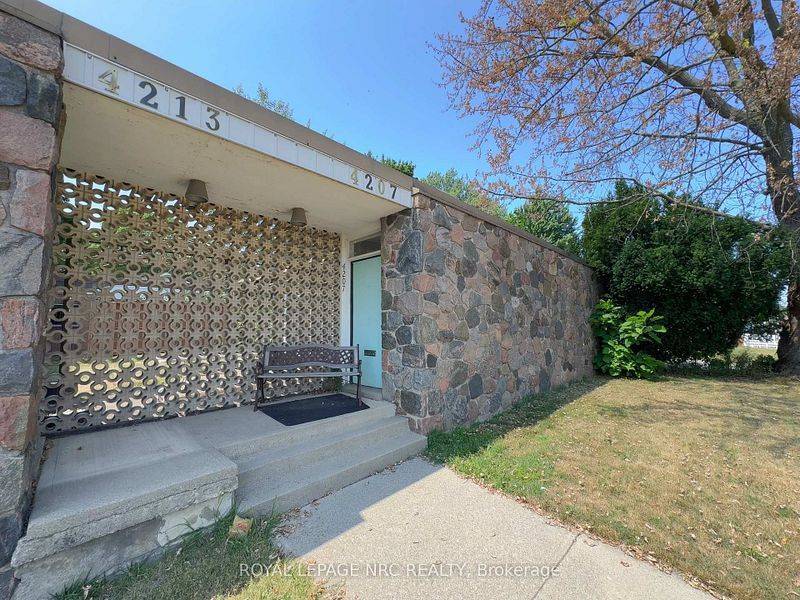 Niagara Falls, ON L2E 6C2,4213/4207 Drummond Rd RD