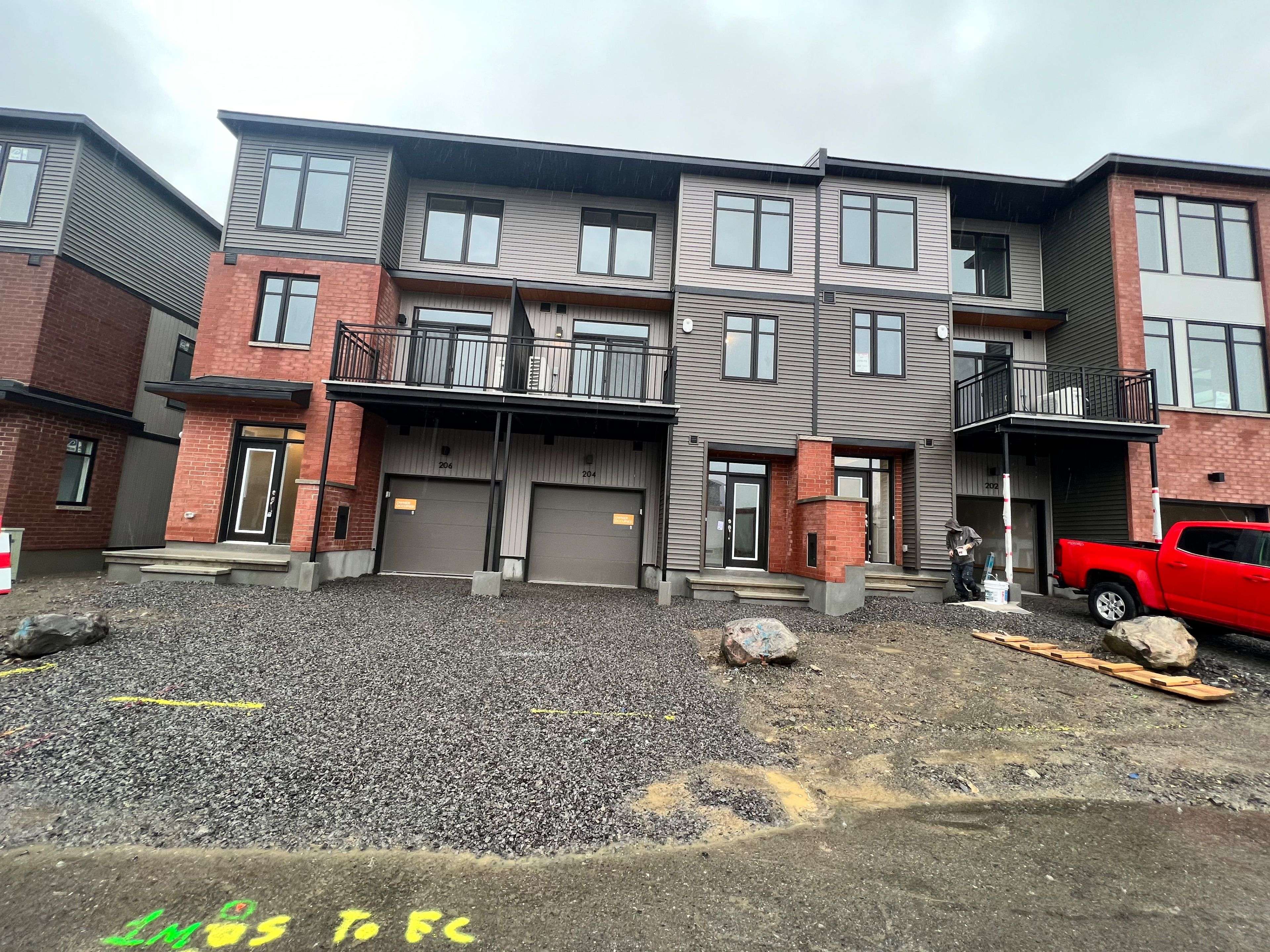 Blossom Park - Airport And Area, ON K1X 0M8,204 Tussock Private