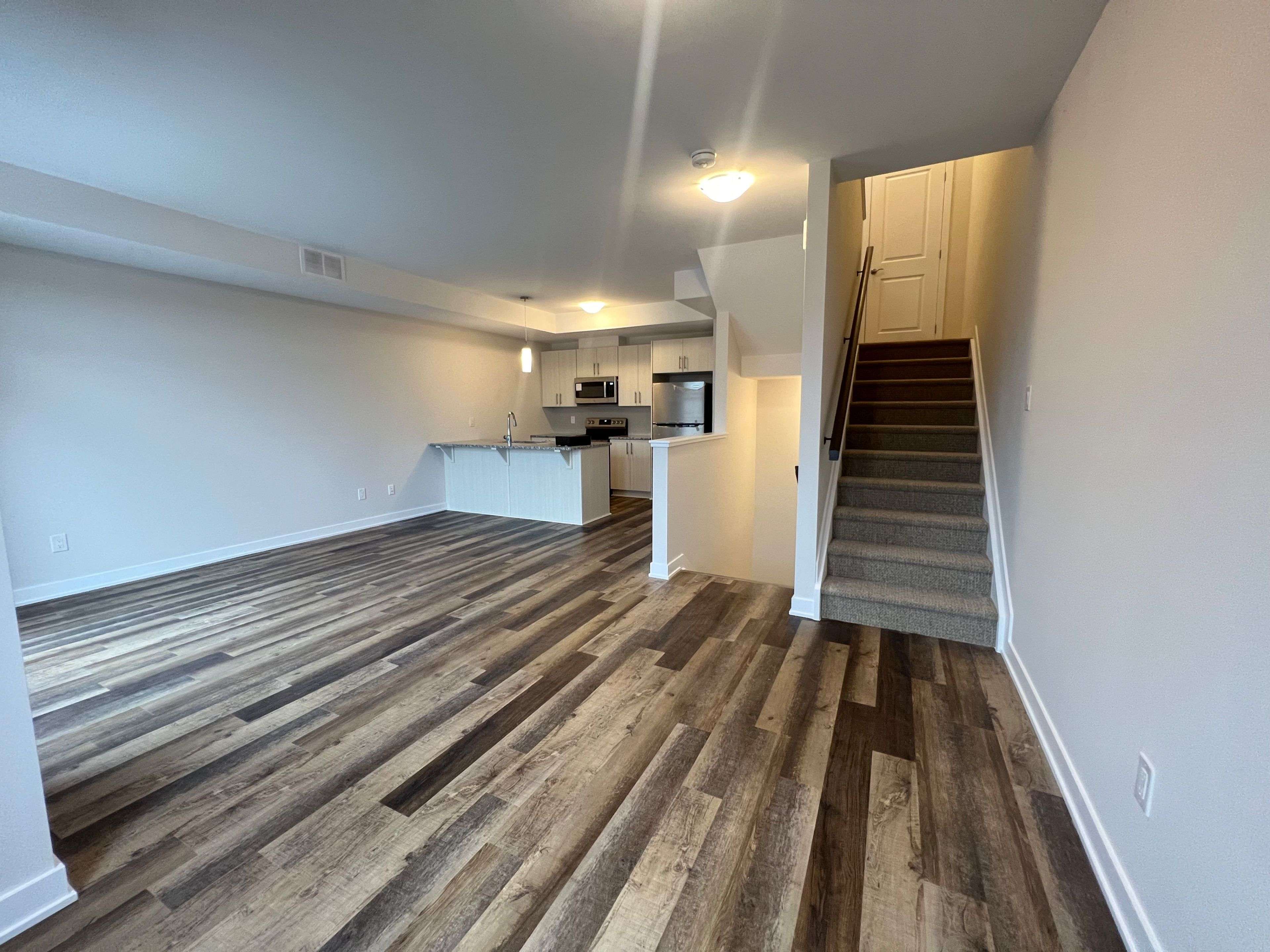 Blossom Park - Airport And Area, ON K1X 0M8,204 Tussock Private