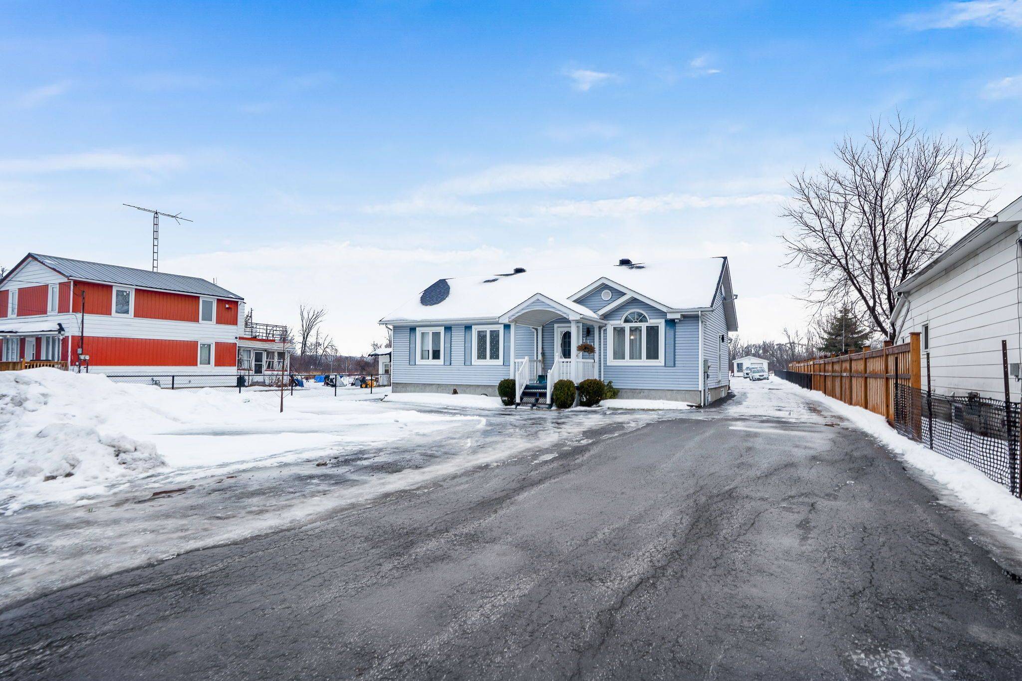 Champlain, ON K0B 1K0,213 Longueuil ST