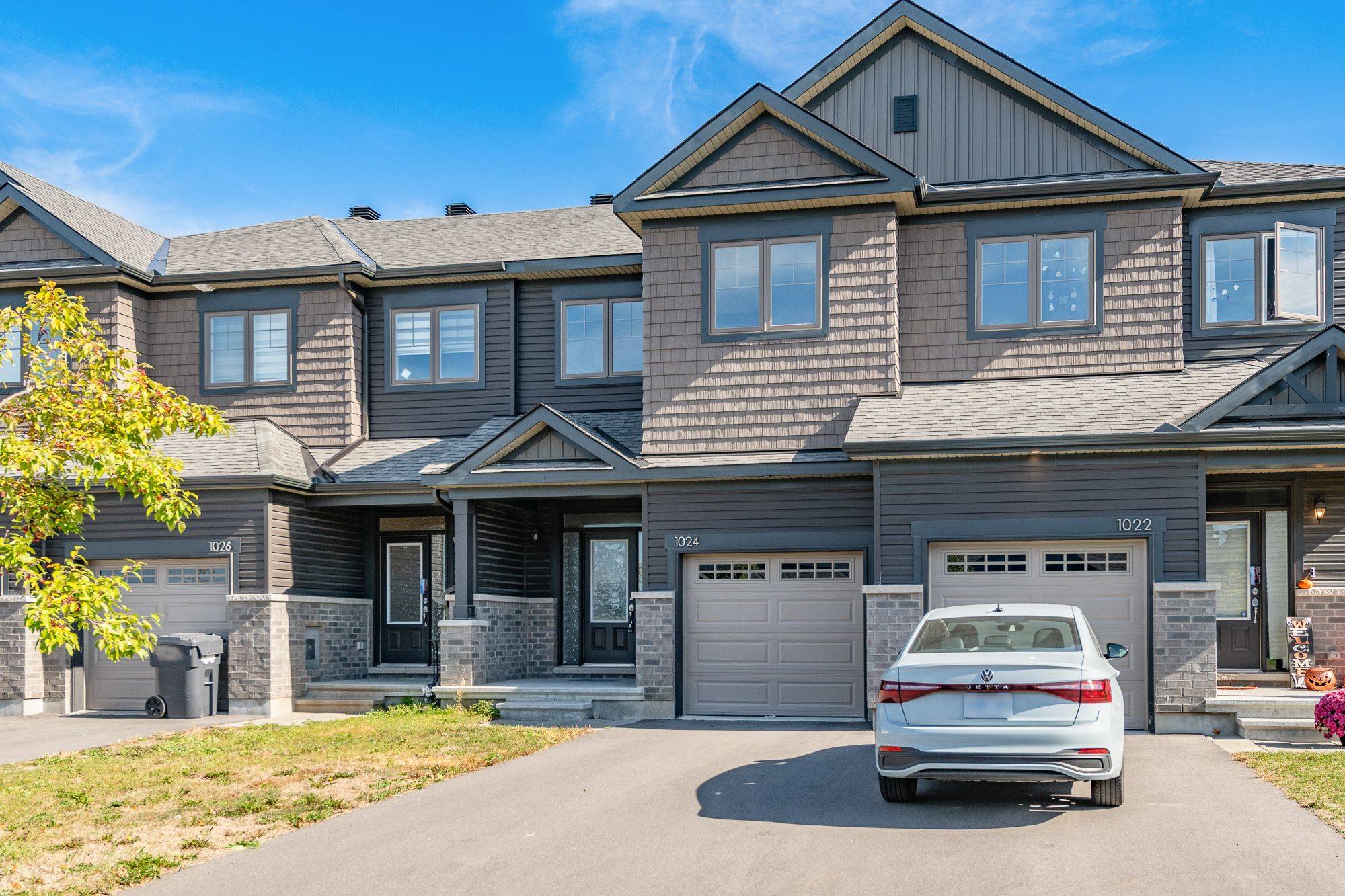 Blossom Park - Airport And Area, ON K1X 0G9,1024 Kijik CRES