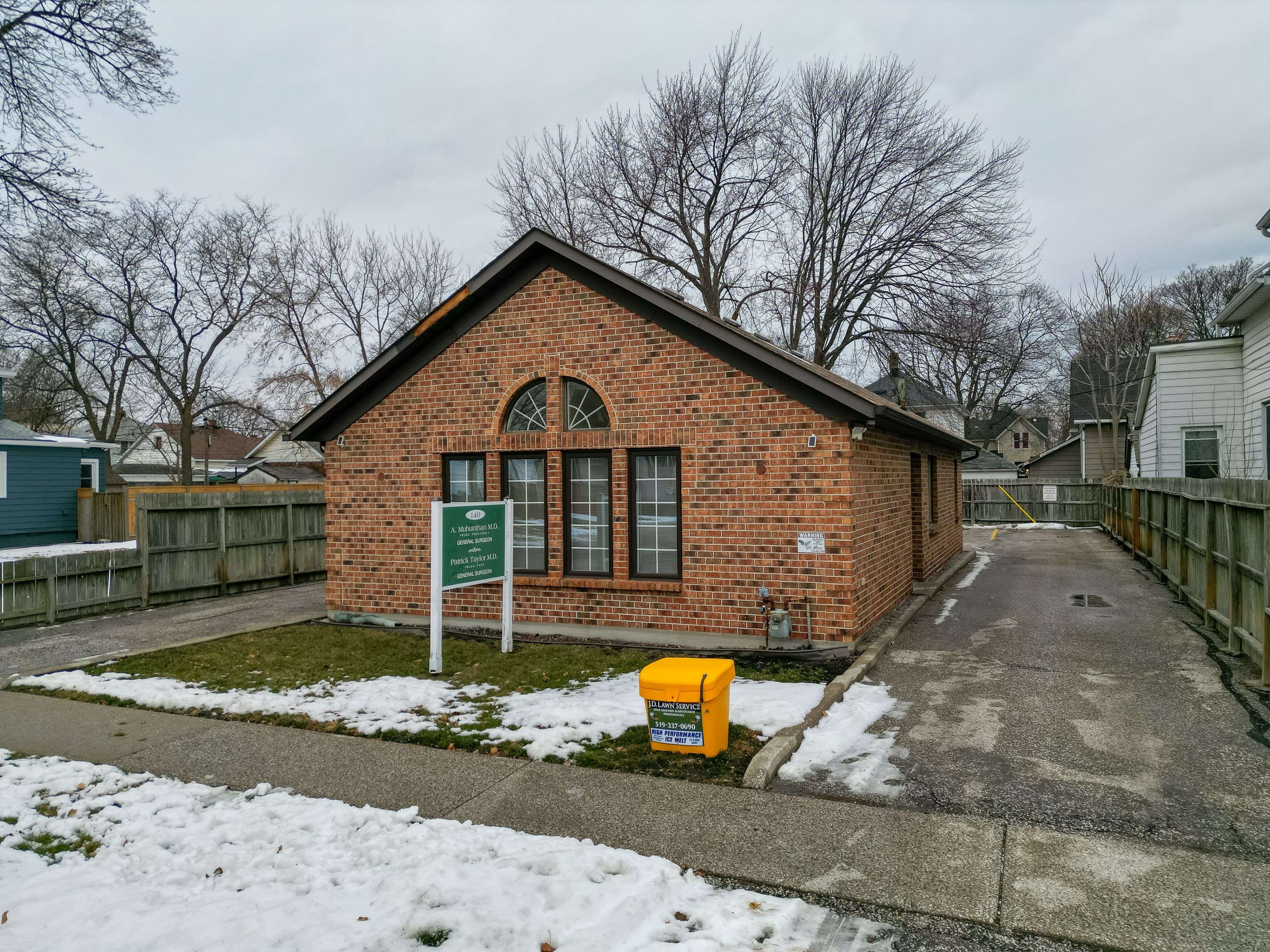 Sarnia, ON N7T 4V8,140 Cameron ST