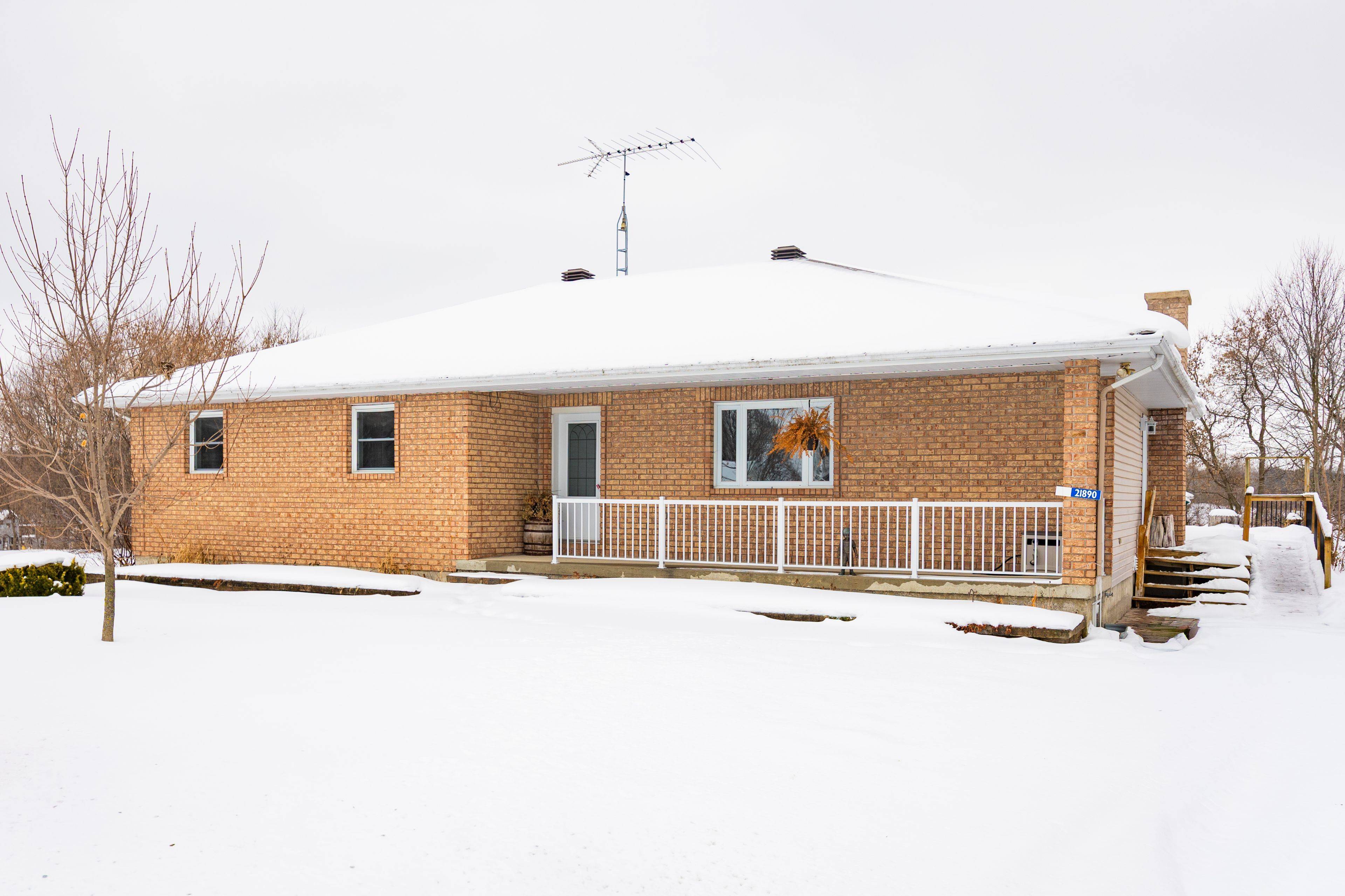 North Glengarry, ON K0B 1H0,21890 County 10 RD