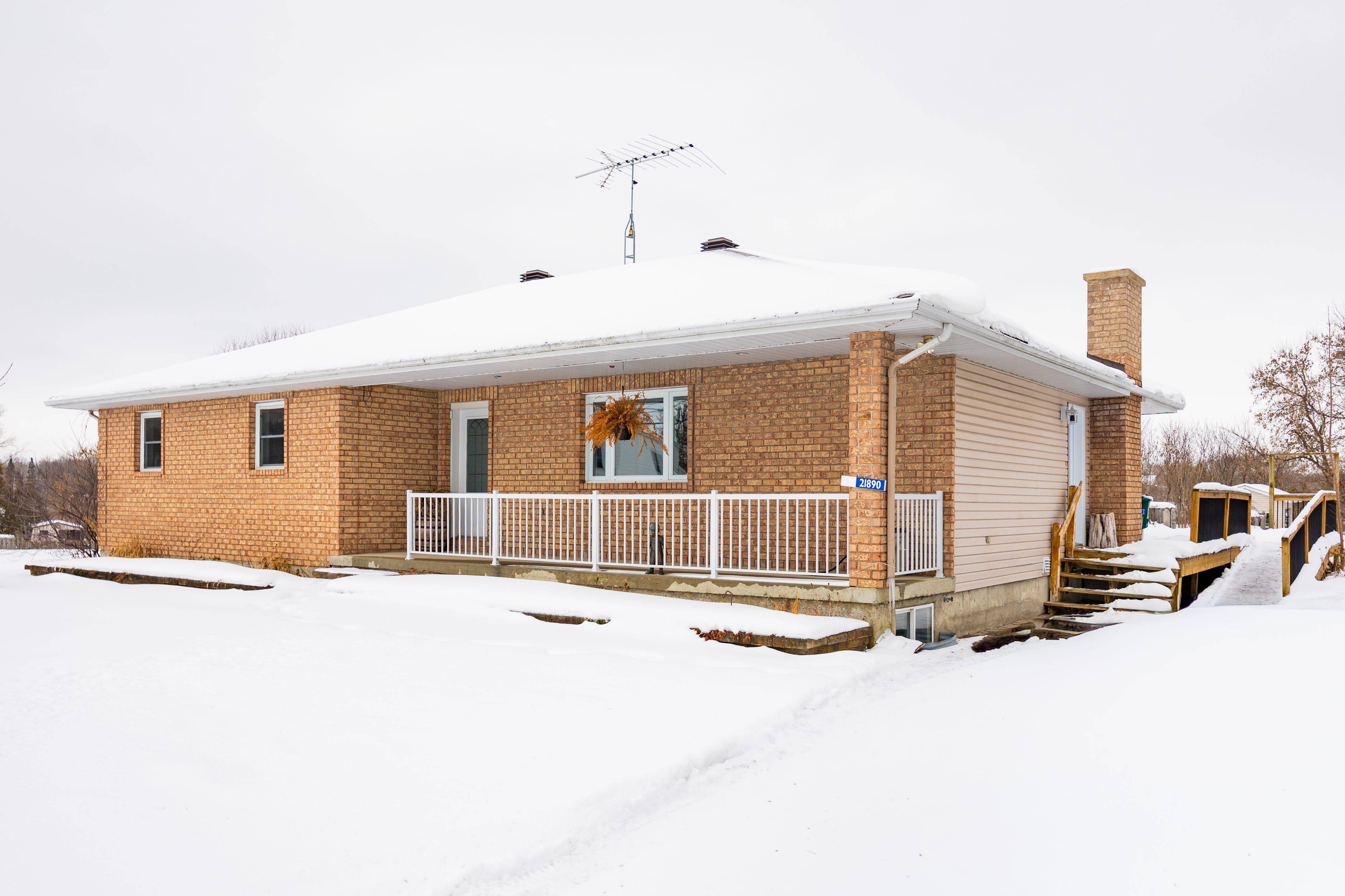 North Glengarry, ON K0B 1H0,21890 County 10 RD