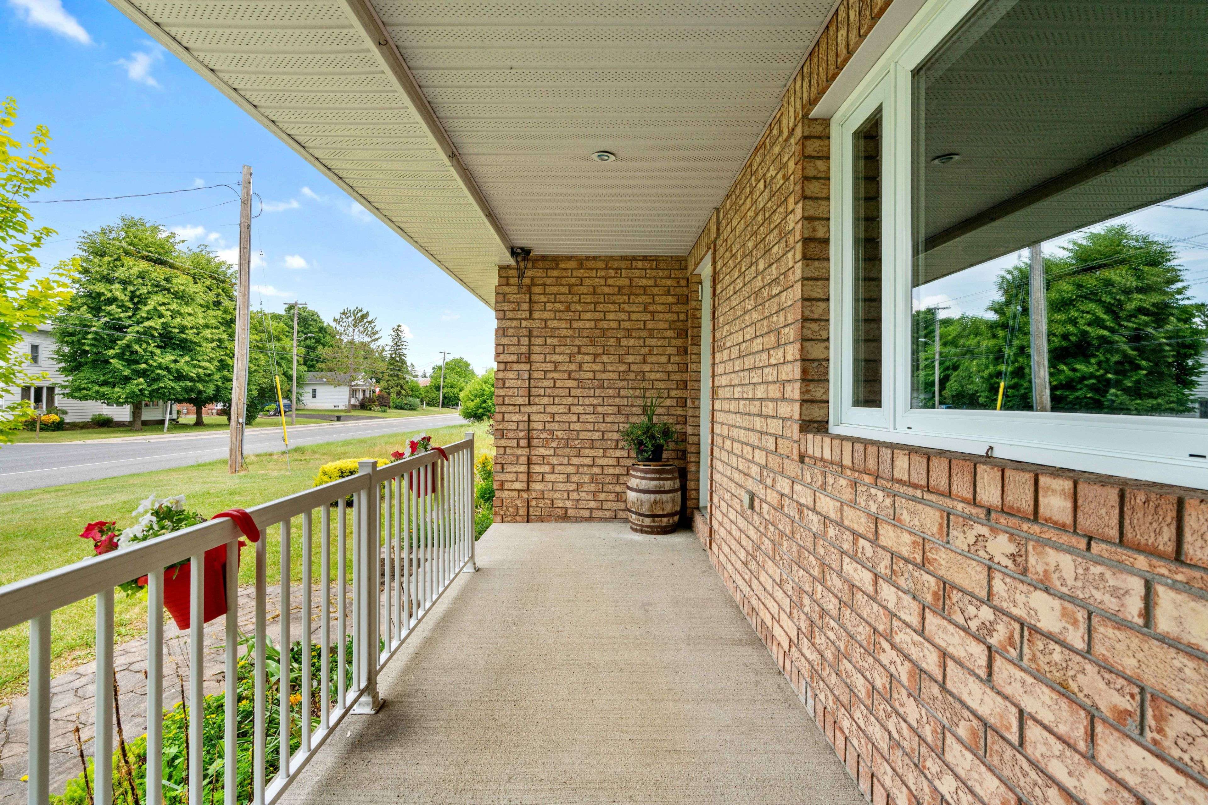 North Glengarry, ON K0B 1H0,21890 County 10 RD