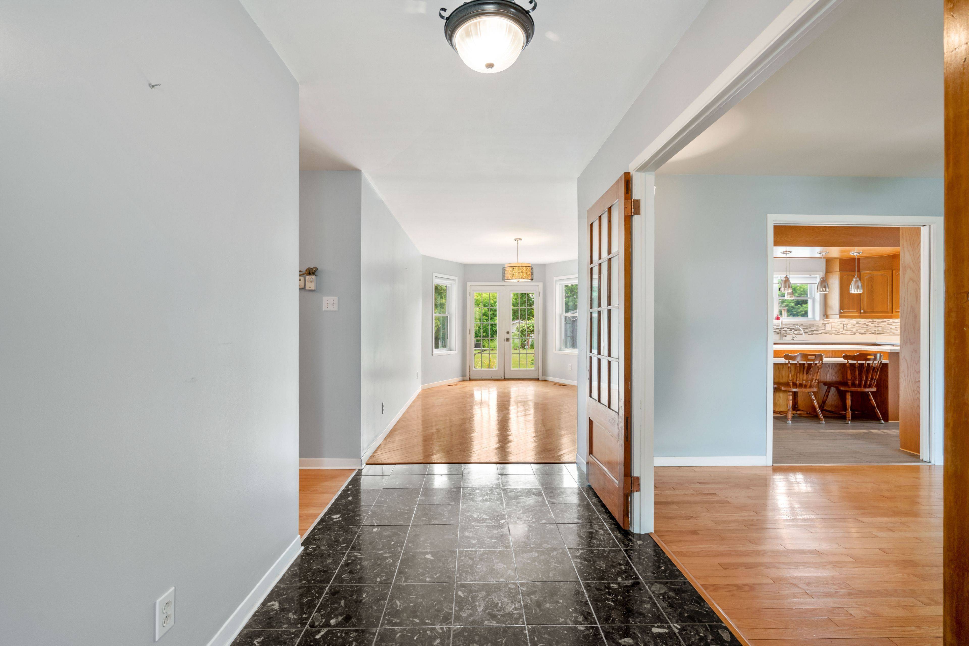 North Glengarry, ON K0B 1H0,21890 County 10 RD