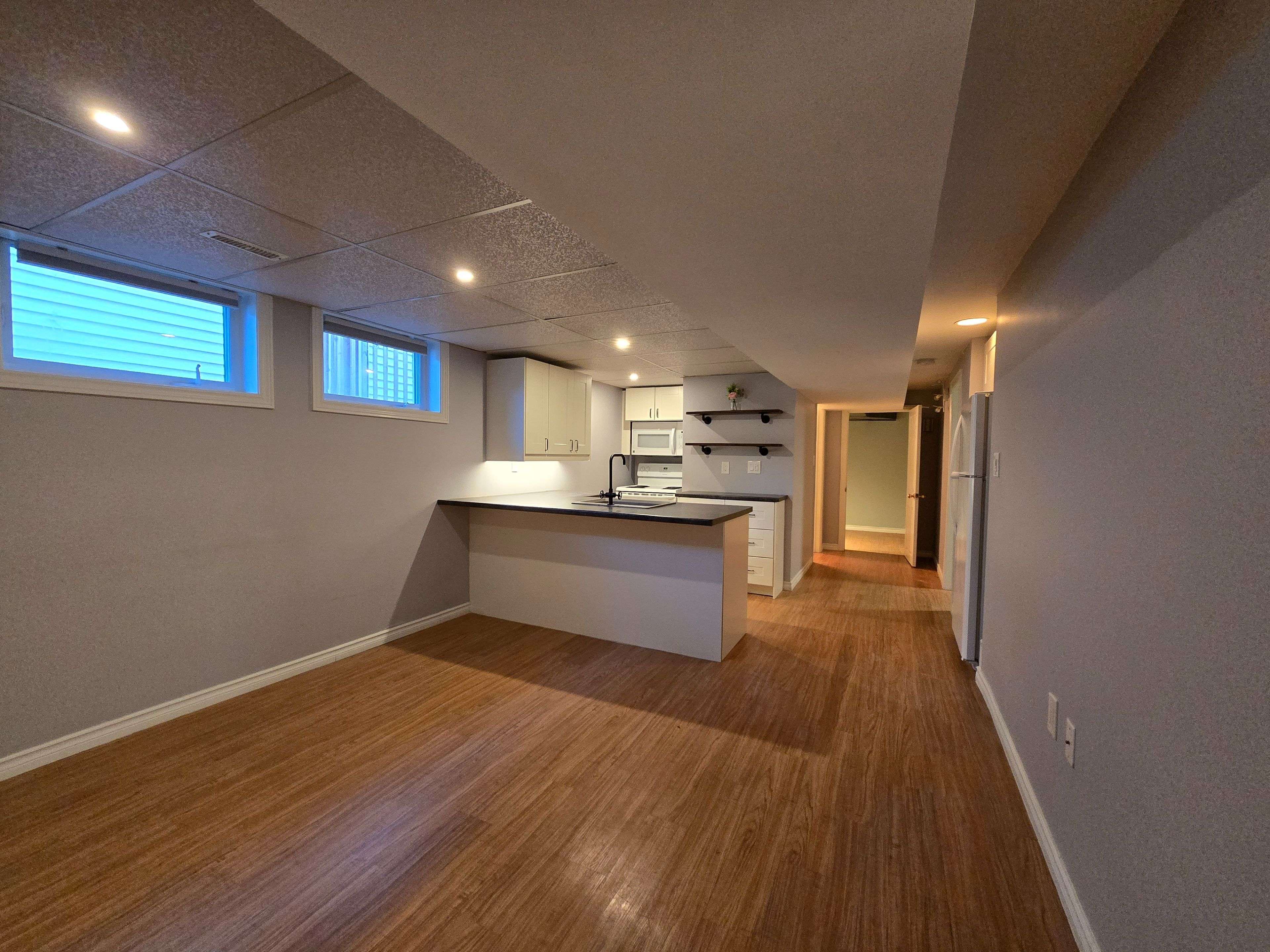 St. Catharines, ON L2T 1T4,33 Dundas CRES #Lower Level