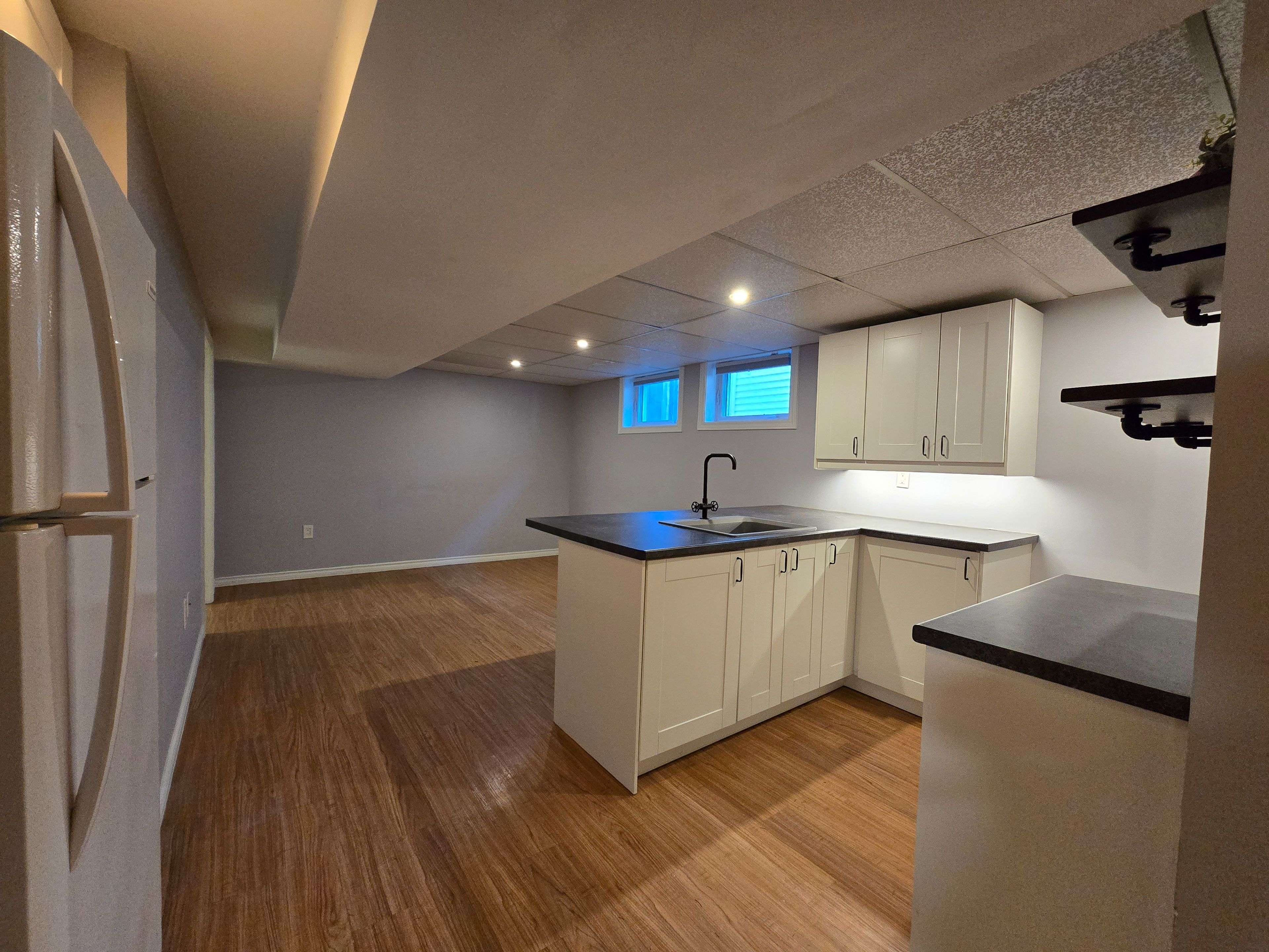 St. Catharines, ON L2T 1T4,33 Dundas CRES #Lower Level