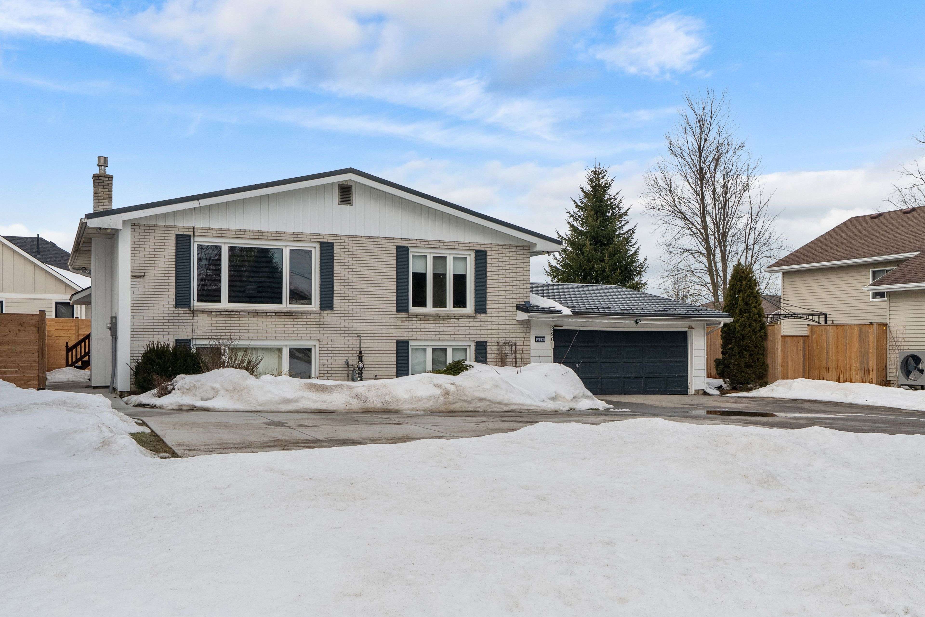 South Huron, ON N0M 1S2,296 Huron ST W