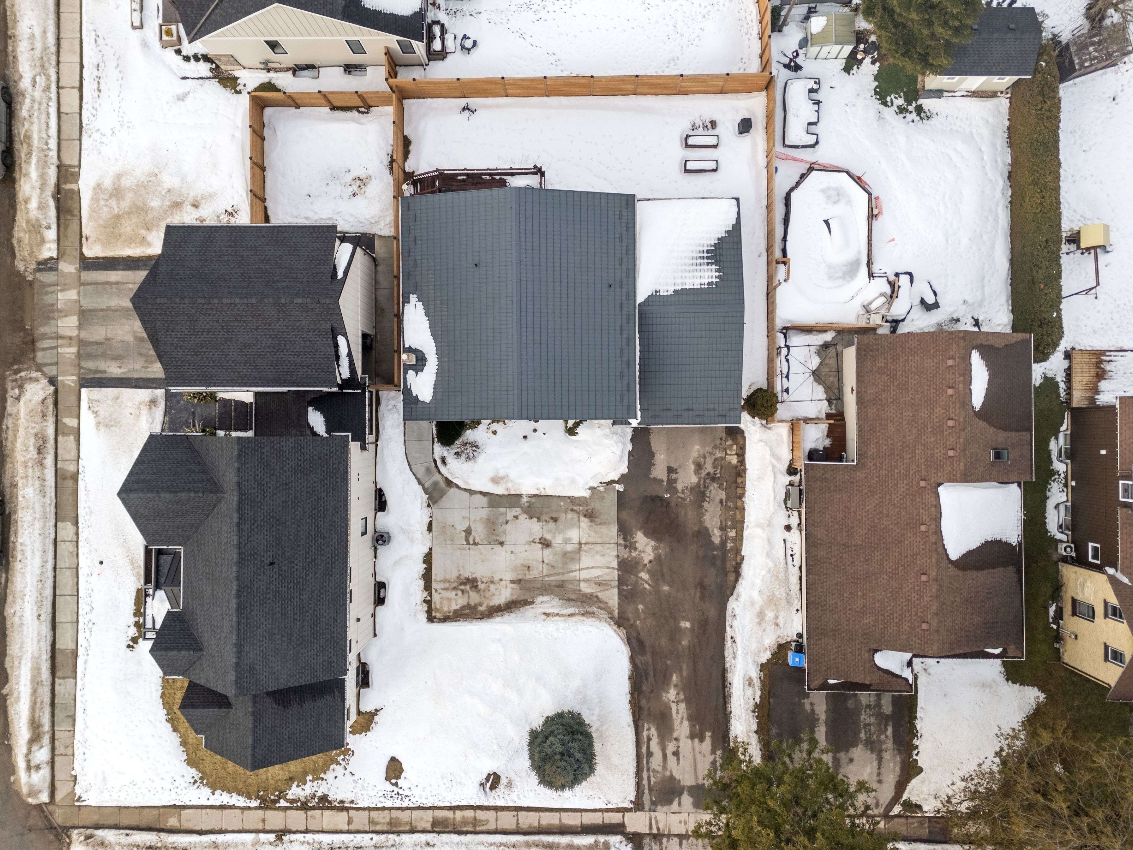 South Huron, ON N0M 1S2,296 Huron ST W