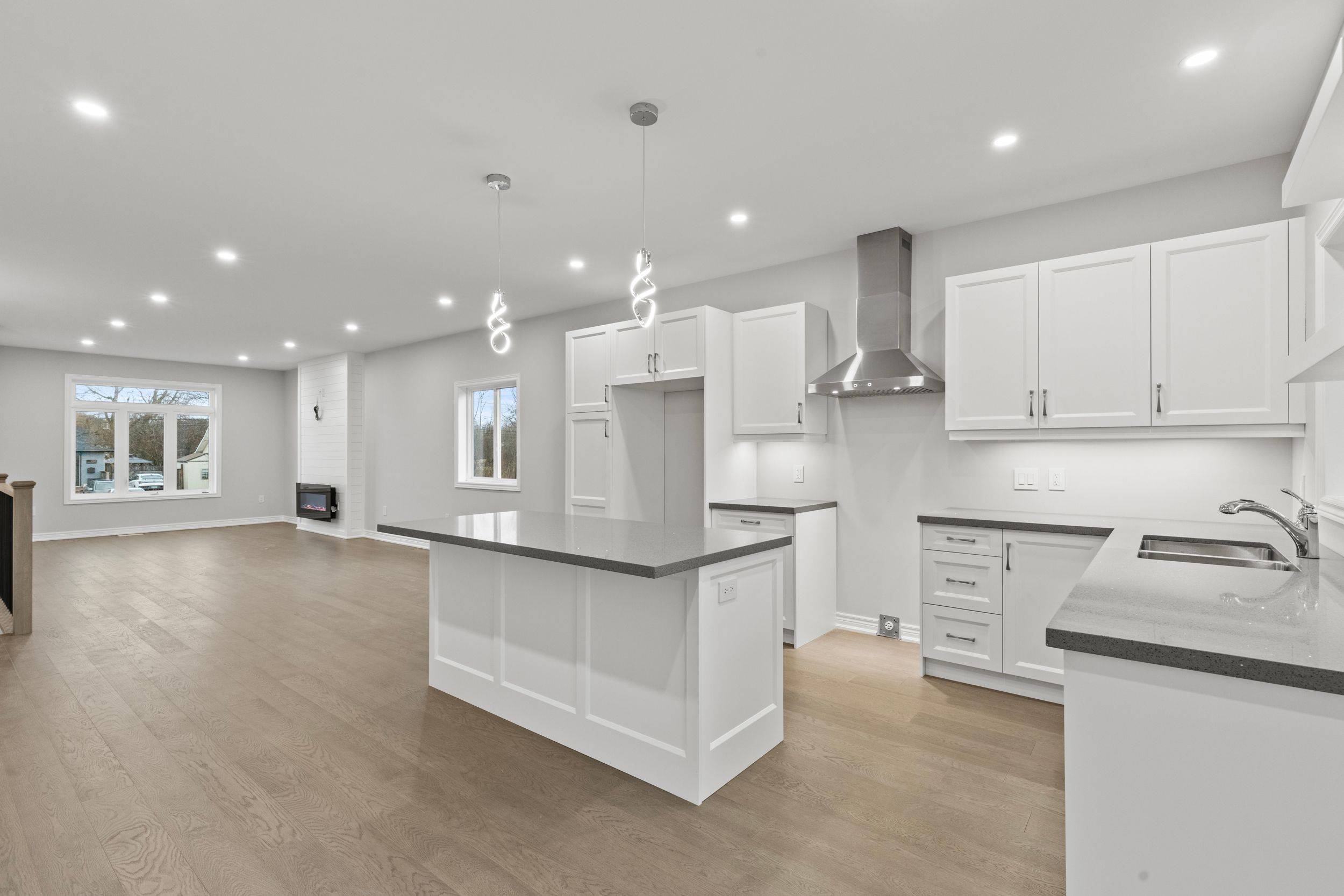 Fort Erie, ON L2A 1G9,735 Dominion RD