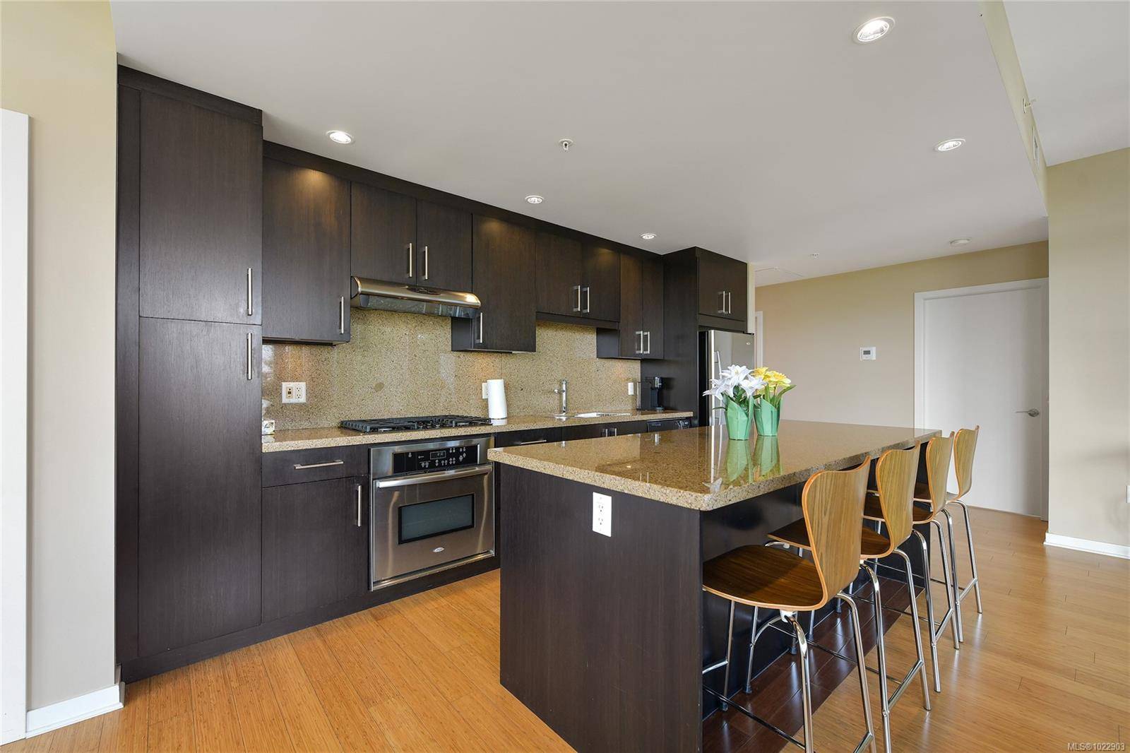 Victoria, BC V9A 0B4,379 Tyee Rd #204