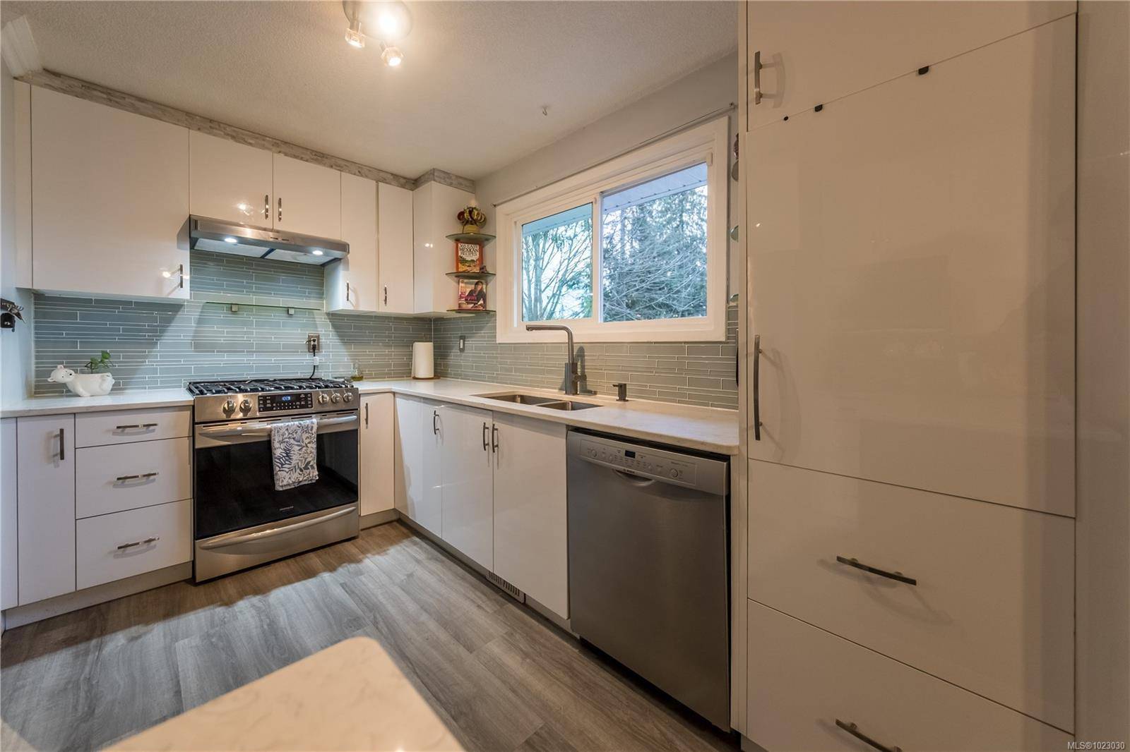 Nanaimo, BC V9T 5N3,5810 Hammond Bay Rd