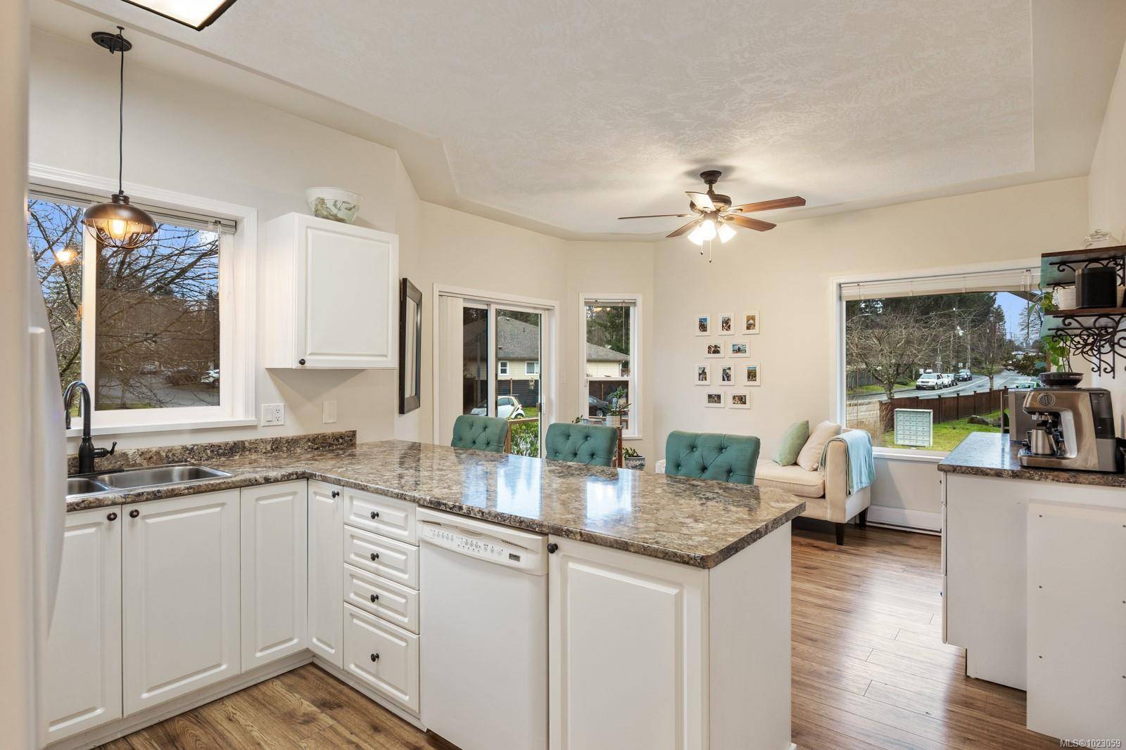 Courtenay, BC V9N 9C8,2727 1st St #101