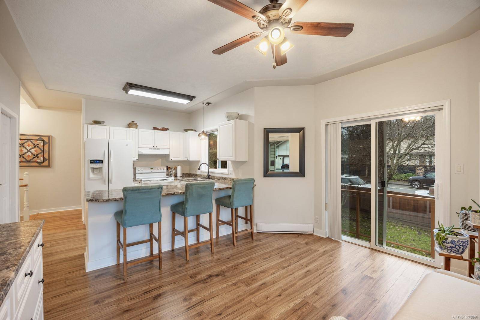 Courtenay, BC V9N 9C8,2727 1st St #101