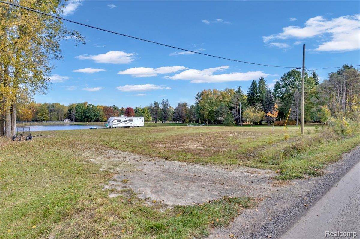 5541 Bordman RD, Dryden Township, MI 48428