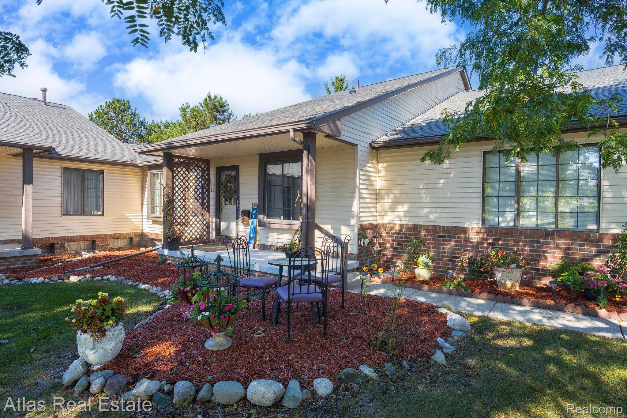 Grand Blanc, MI 48439,5007 Sandalwood DR