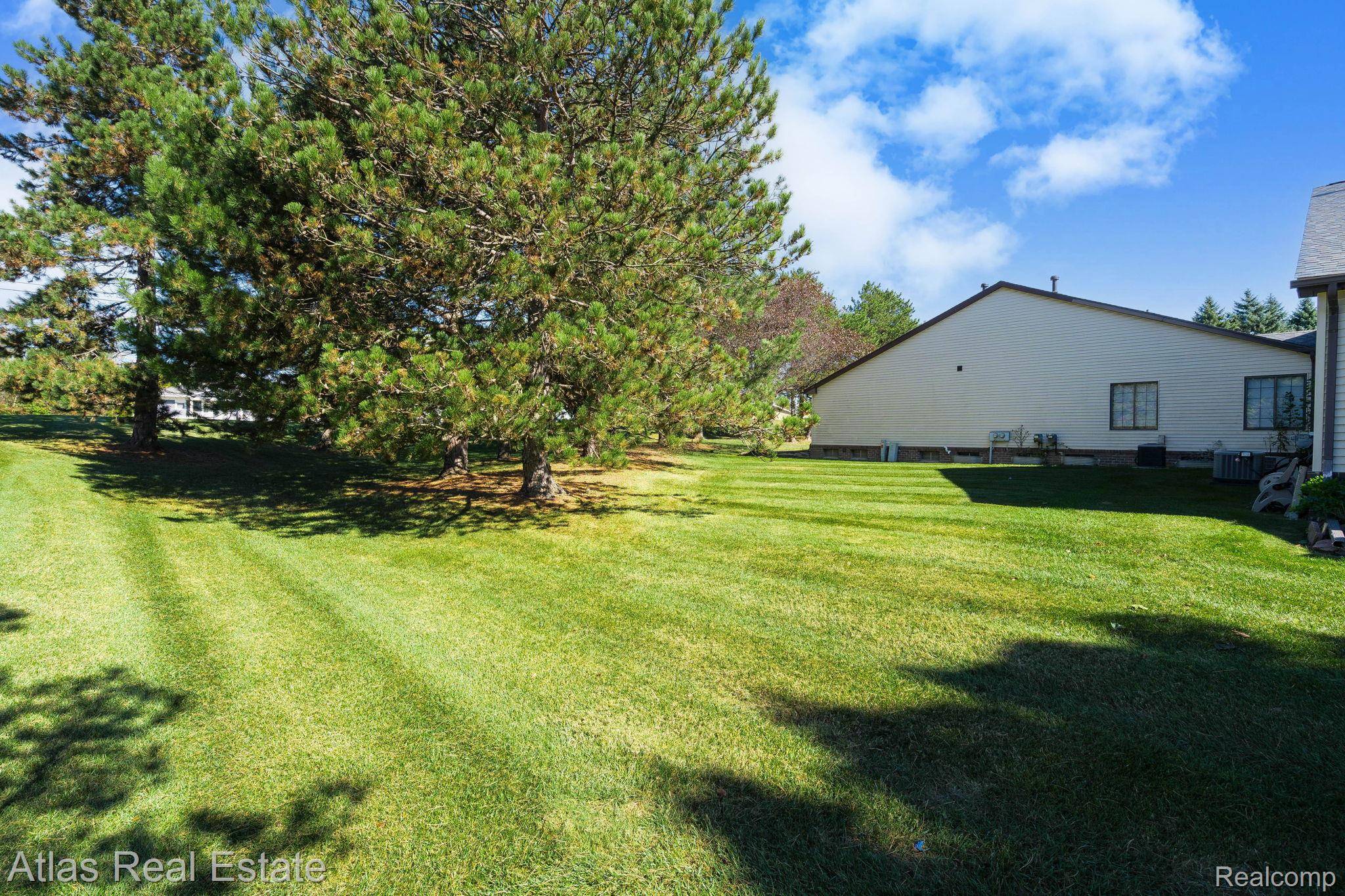 Grand Blanc, MI 48439,5007 Sandalwood DR