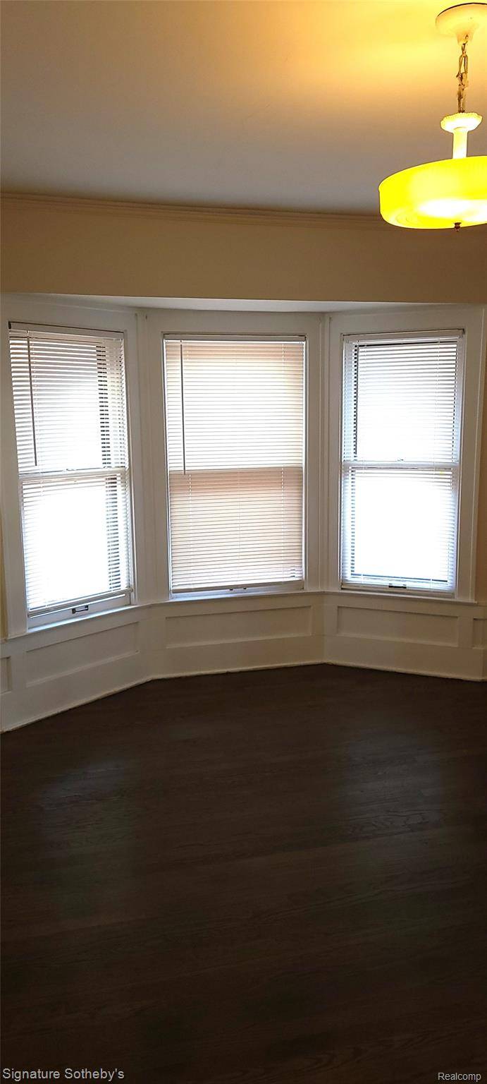 Grosse Pointe Park, MI 48230,1029 MARYLAND ST