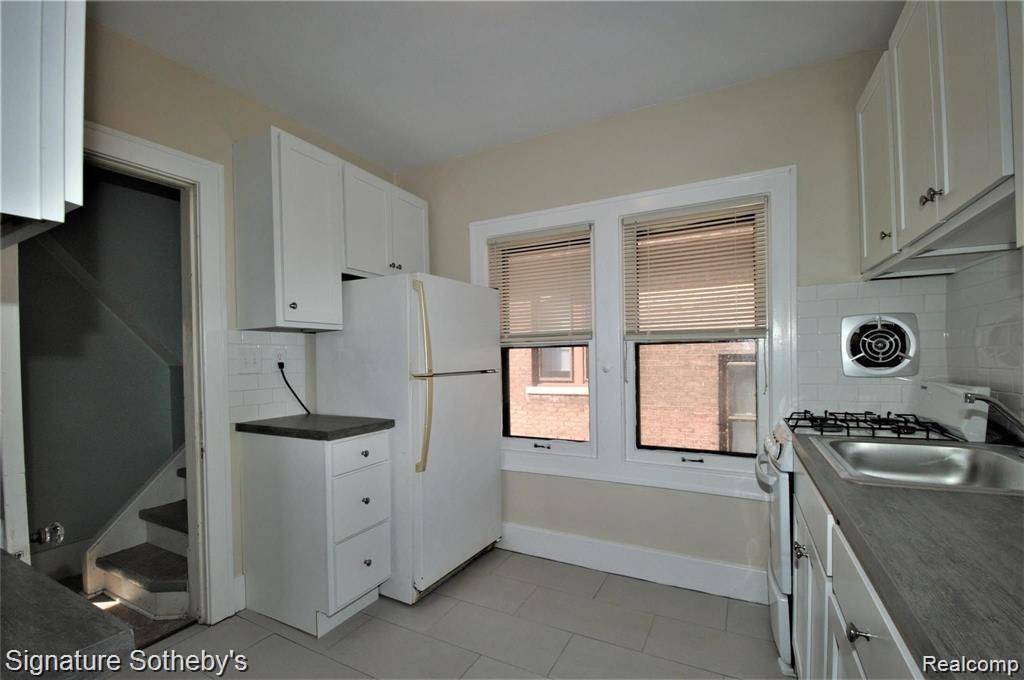 Grosse Pointe Park, MI 48230,1029 MARYLAND ST