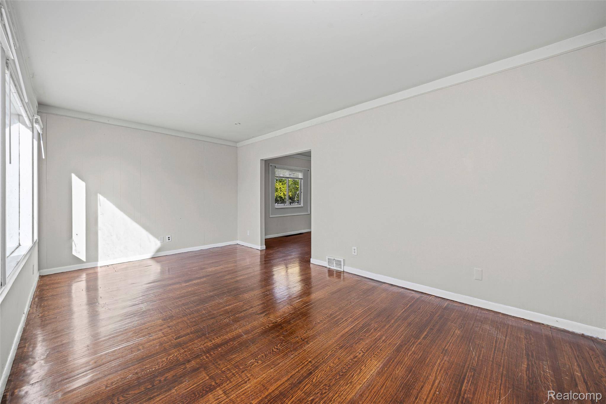 Detroit, MI 48205,18680 Westphalia