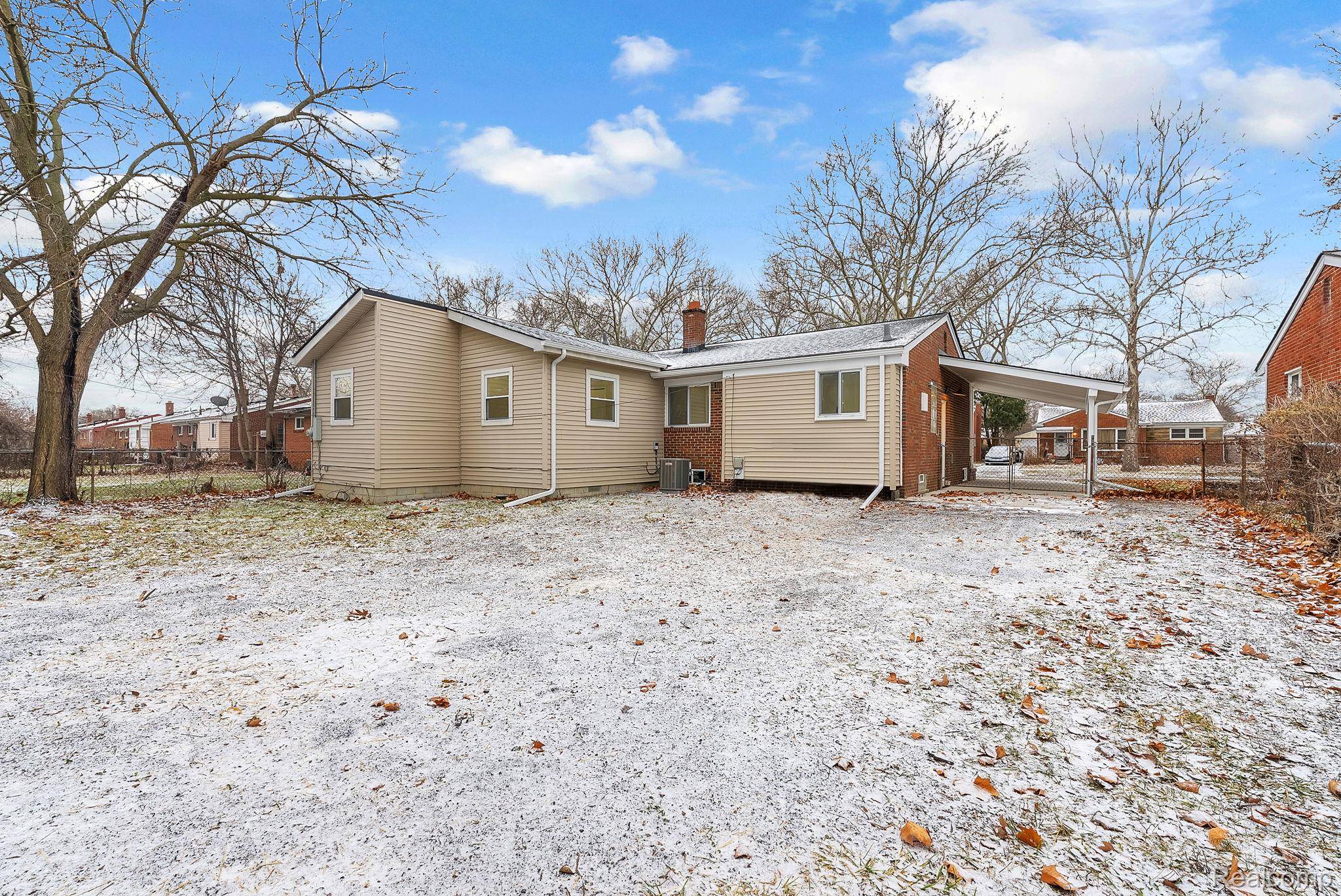 Oak Park, MI 48237,23080 Parklawn ST