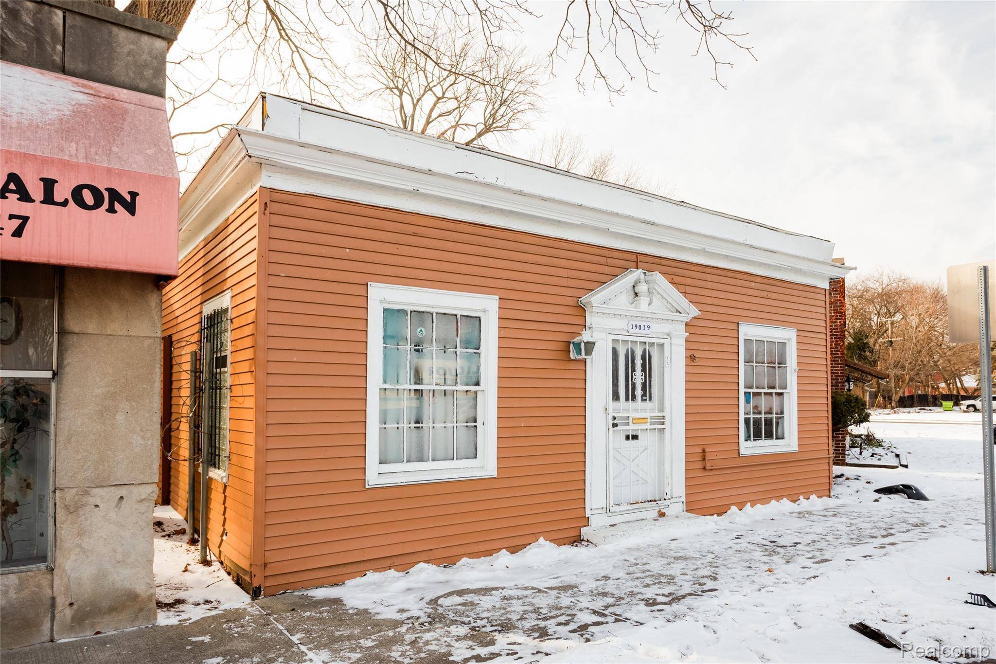 Detroit, MI 48223,19019 Grand River AVE