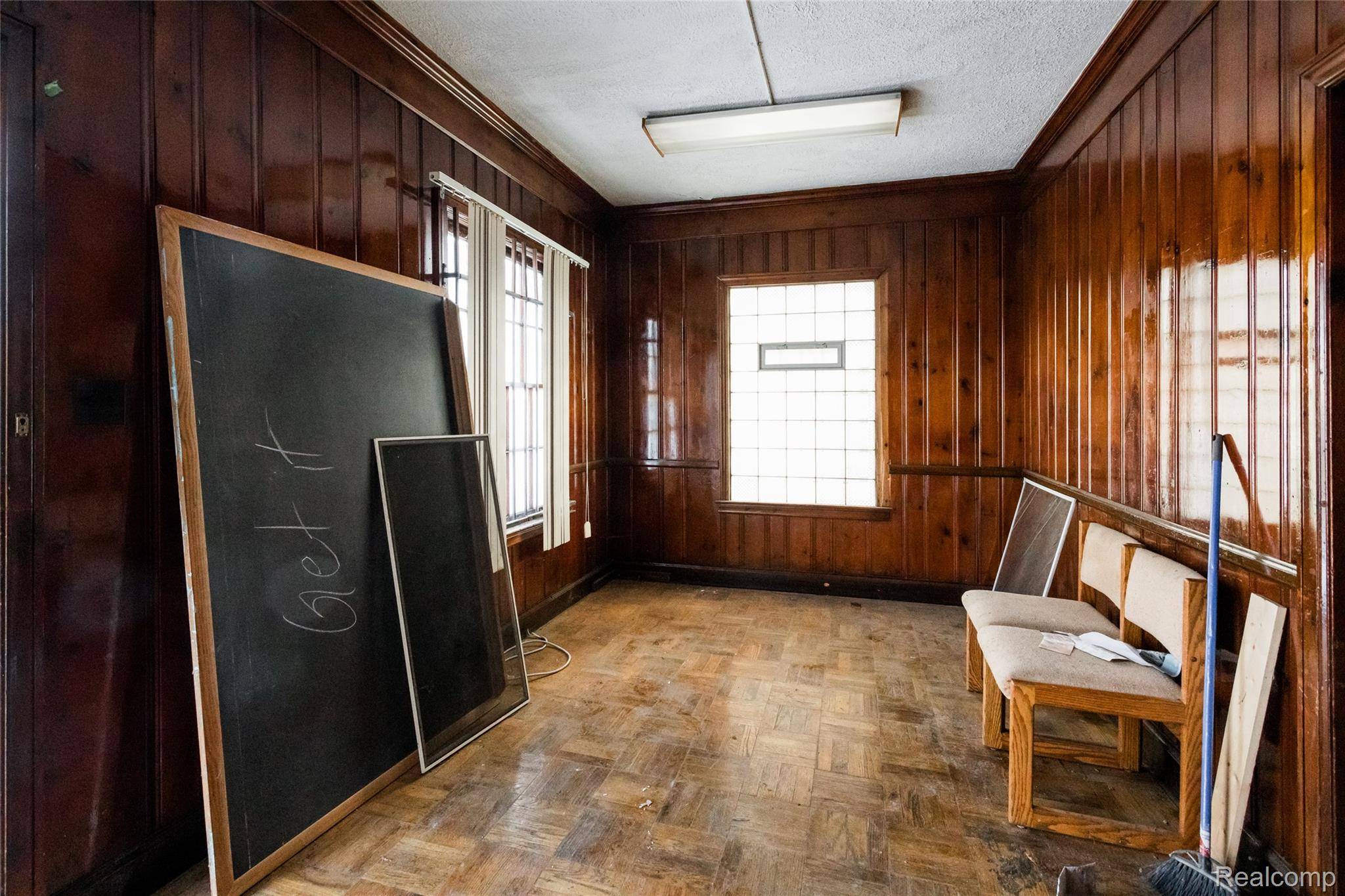 Detroit, MI 48223,19019 Grand River AVE