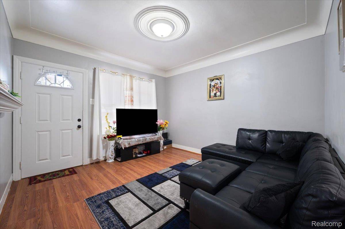 Detroit, MI 48212,12660 Gallagher ST