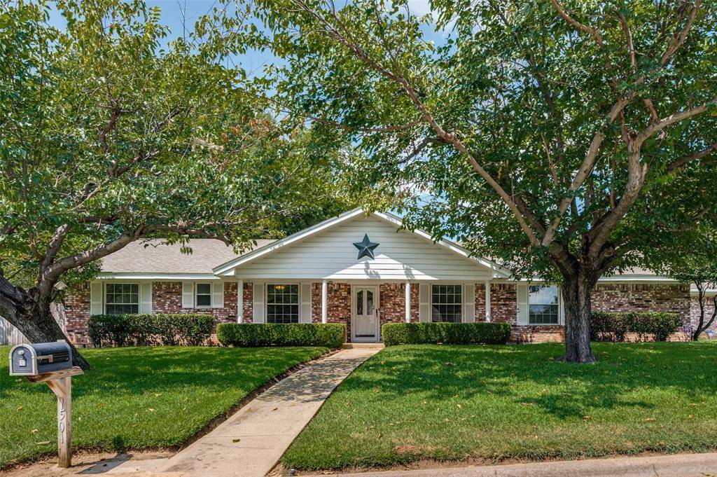 Arlington, TX 76012,1501 Ridgeview Drive