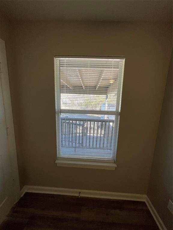 Valley View, TX 76272,110 Crockett Street #B