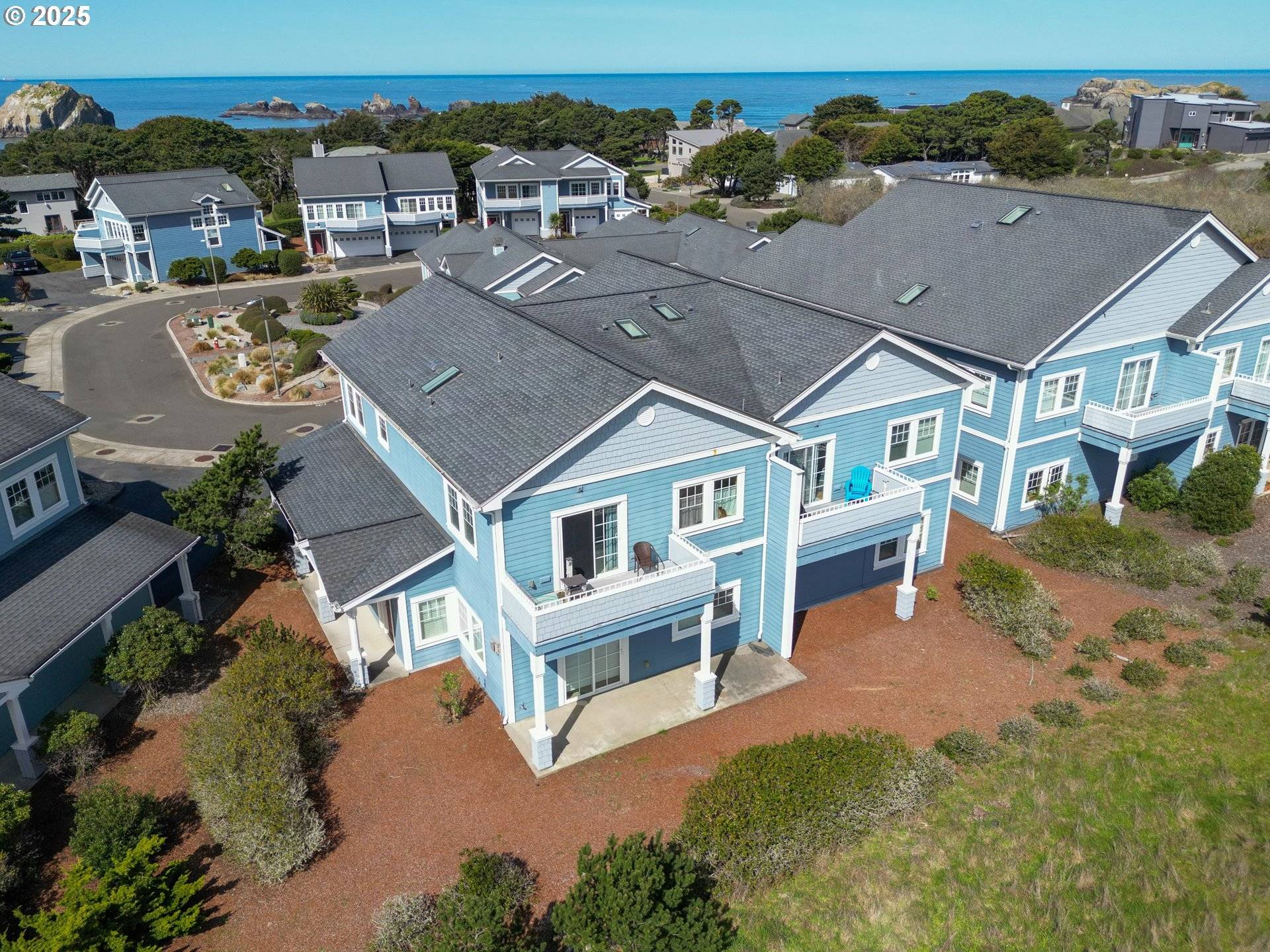 Bandon, OR 97411,1327 VILLAGE LOOP