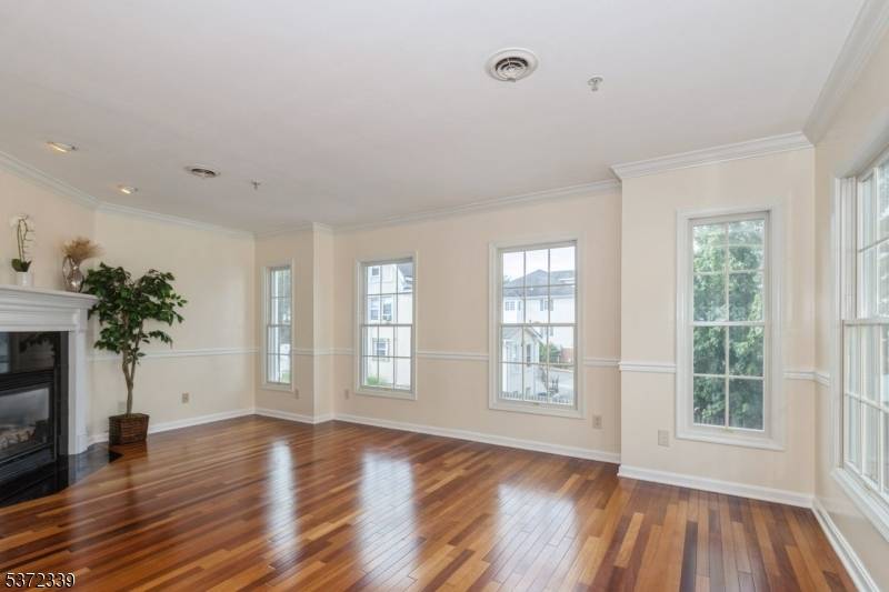 Caldwell Boro Twp., NJ 07006,91 Roseland Ave #A8