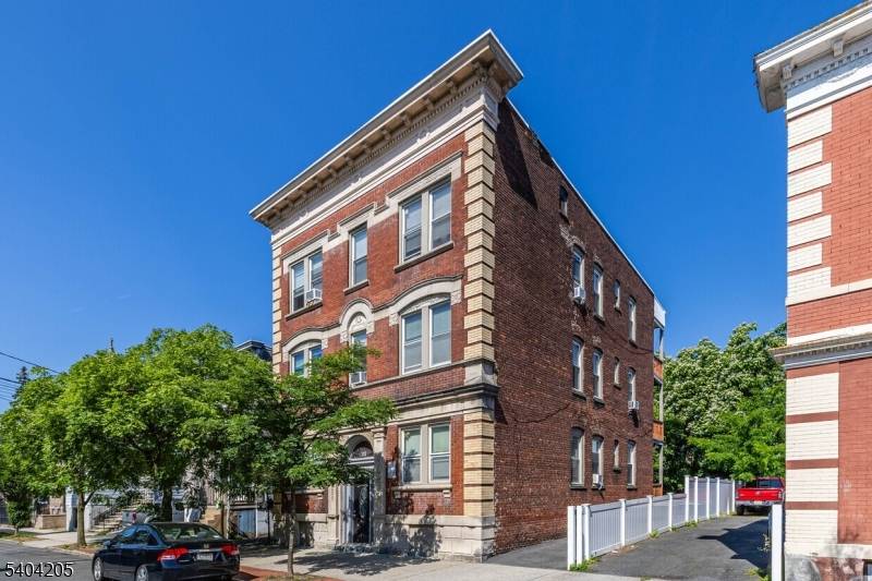 Montclair Twp., NJ 07042,108 Pine Street #1