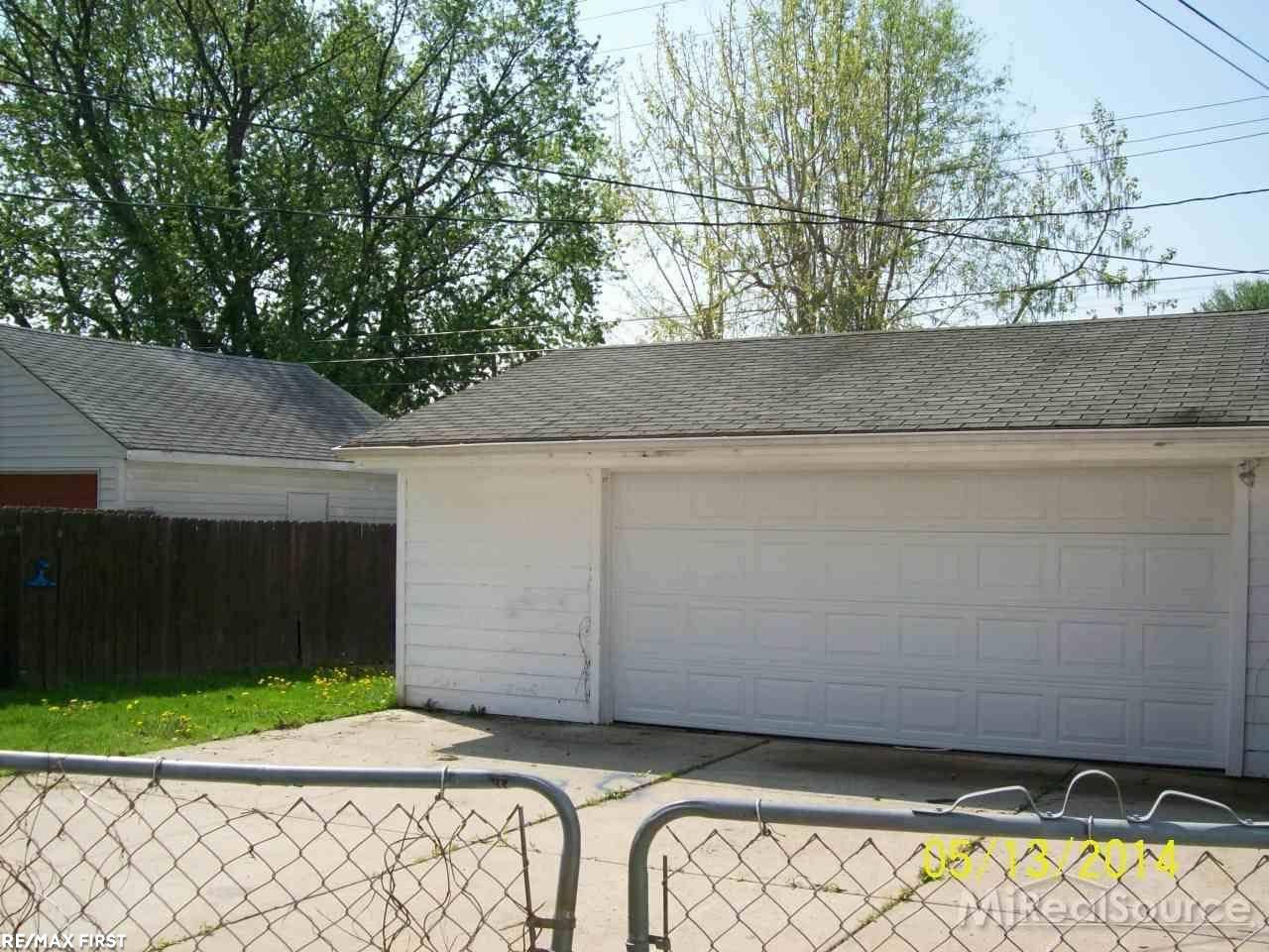 Center Line, MI 48015,8076 STANDARD AVE