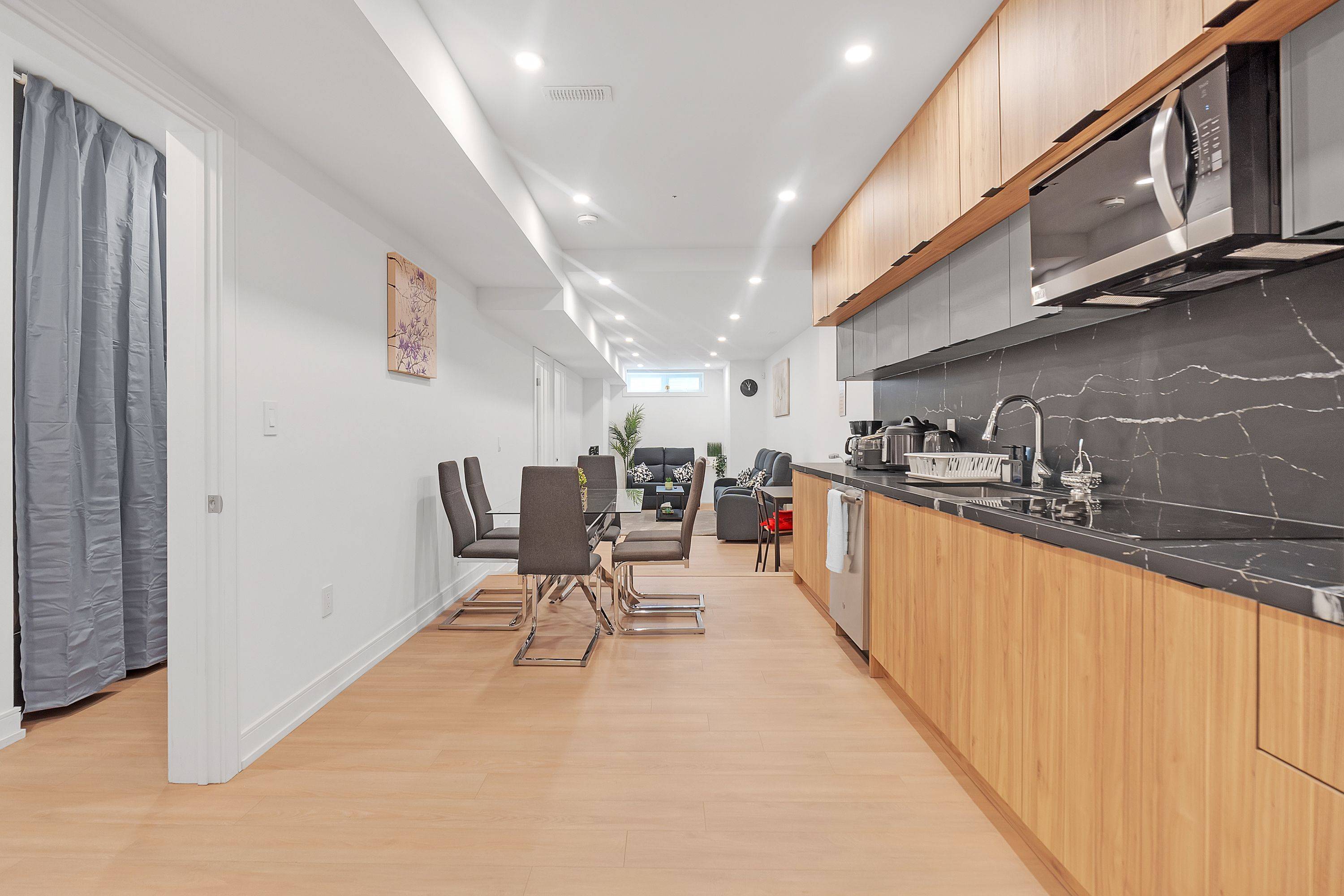 Toronto C07, ON M3H 1B5,31 Edinburgh DR