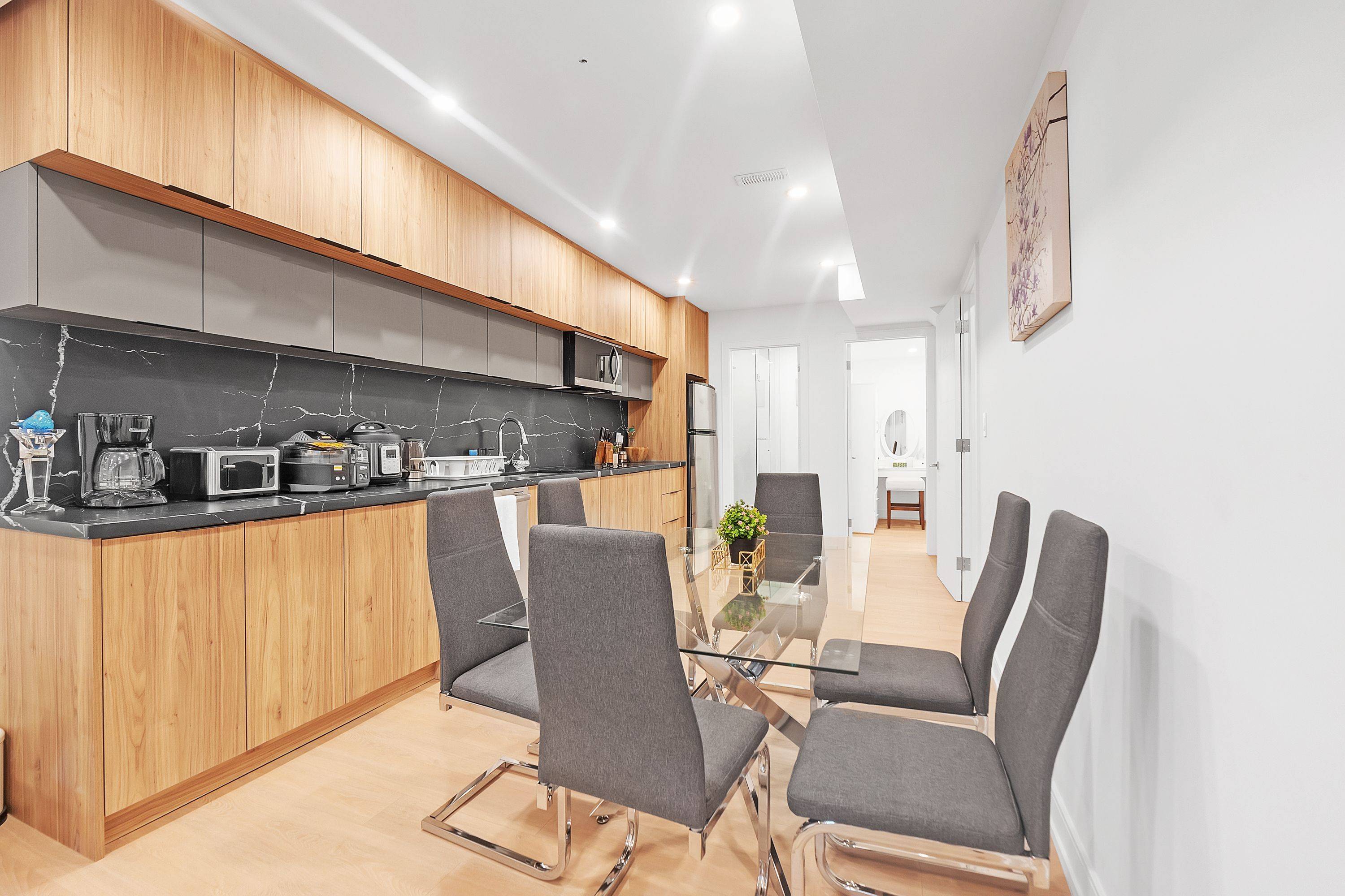 Toronto C07, ON M3H 1B5,31 Edinburgh DR