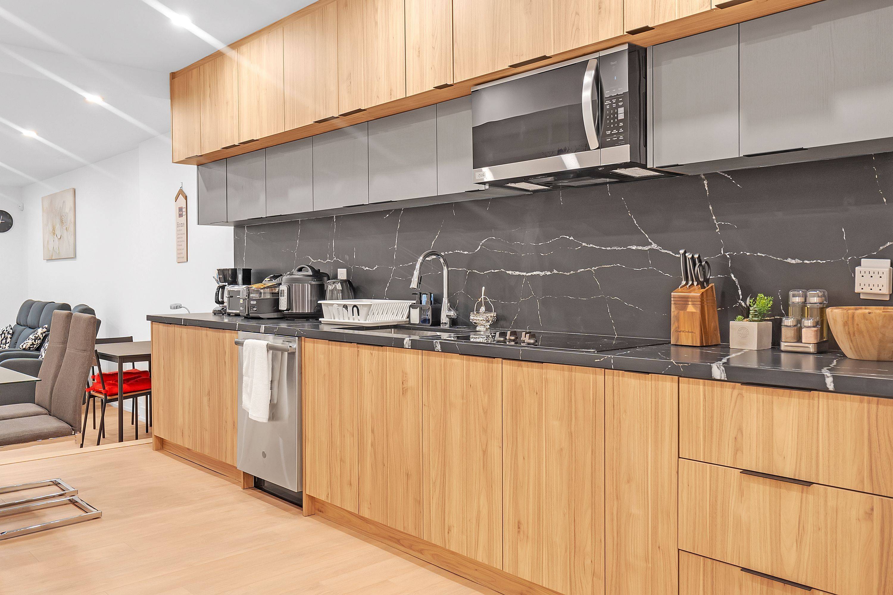 Toronto C07, ON M3H 1B5,31 Edinburgh DR