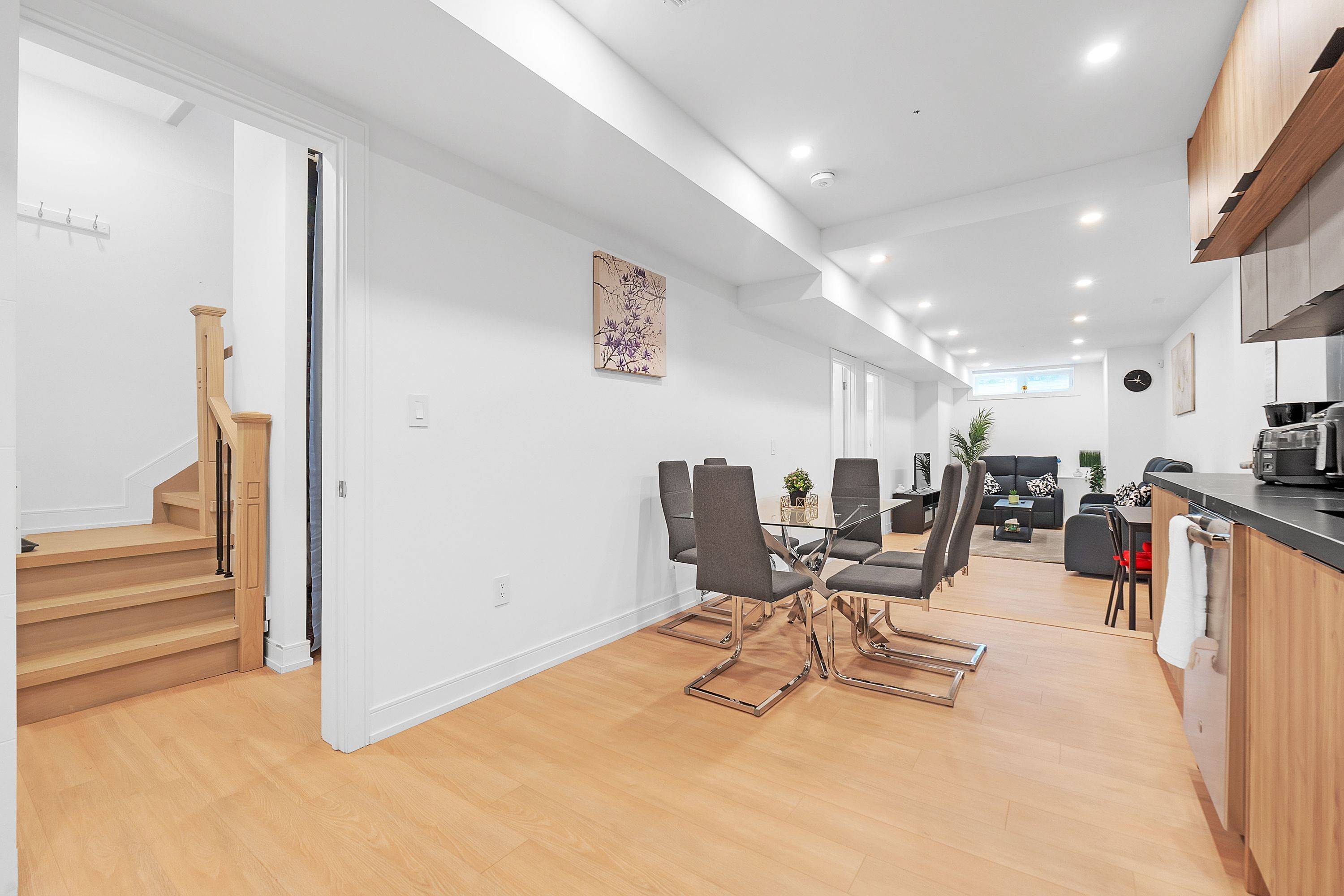 Toronto C07, ON M3H 1B5,31 Edinburgh DR