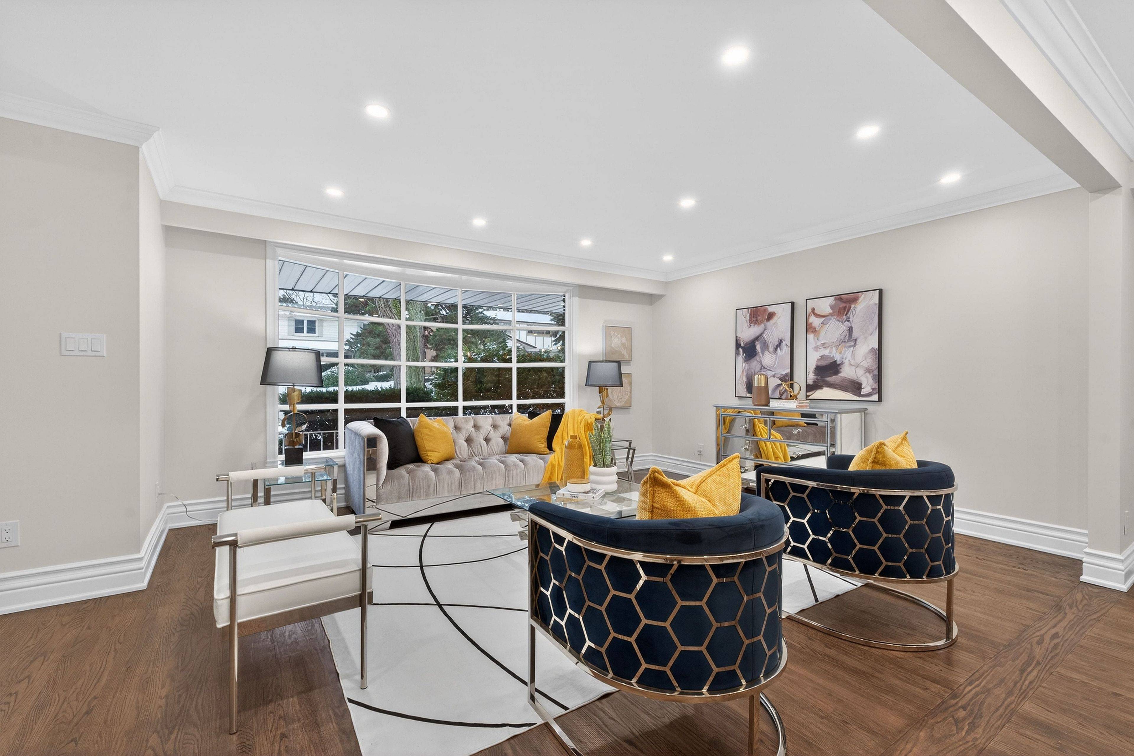 Toronto C15, ON M2K 2L5,32 Colonnade RD