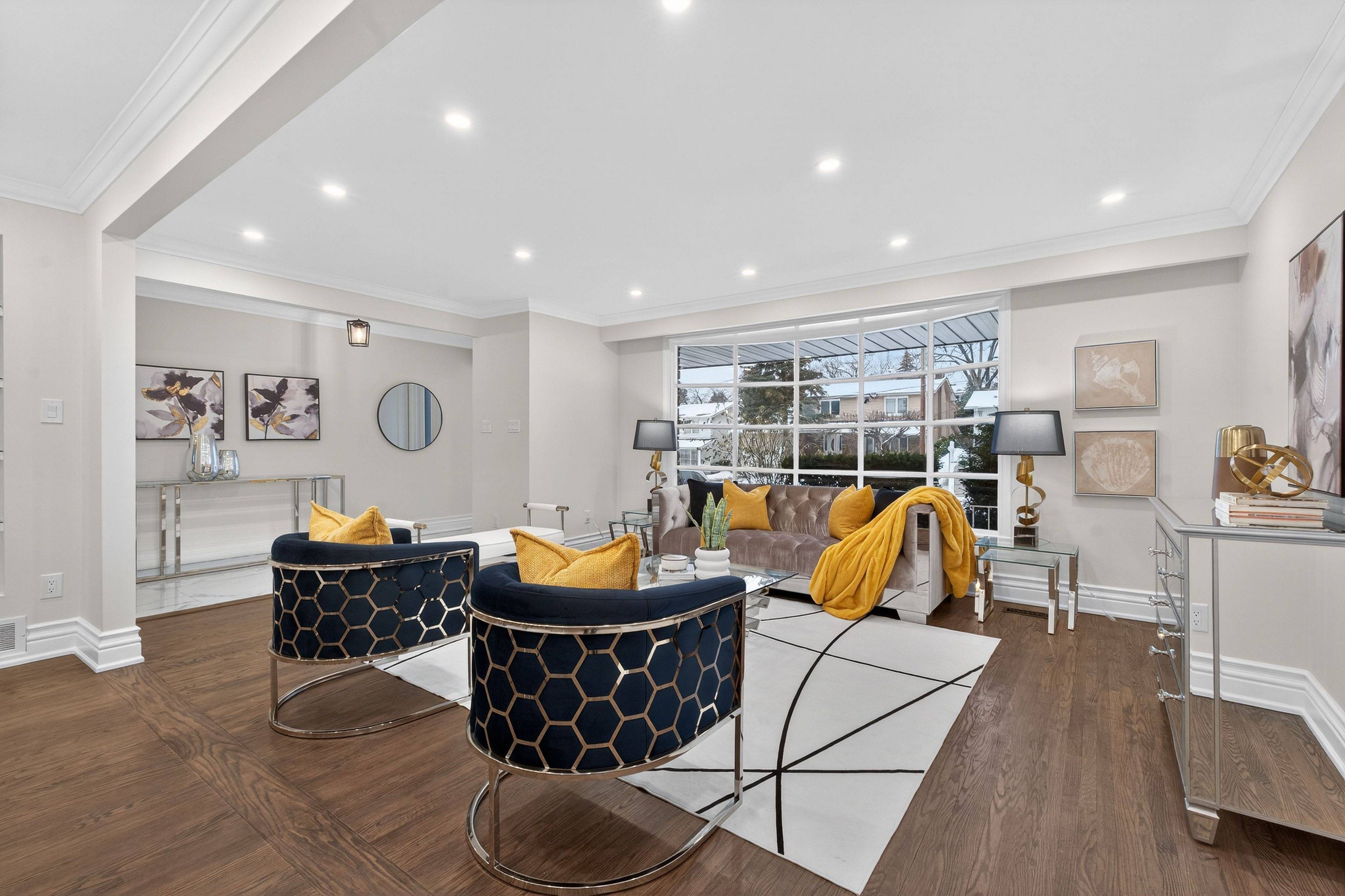 Toronto C15, ON M2K 2L5,32 Colonnade RD