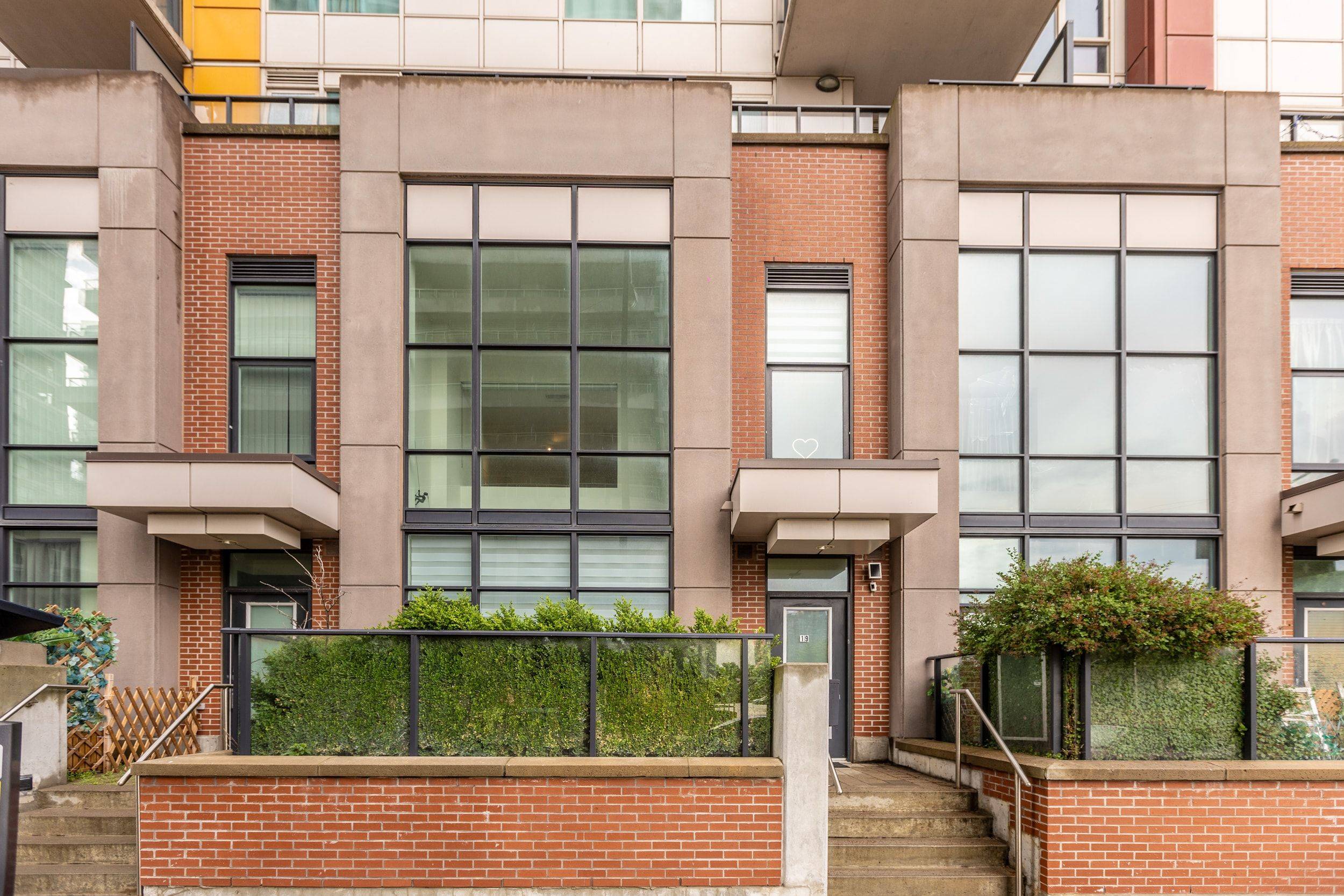 Toronto E09, ON M1P 0B3,19 Town Centre CT