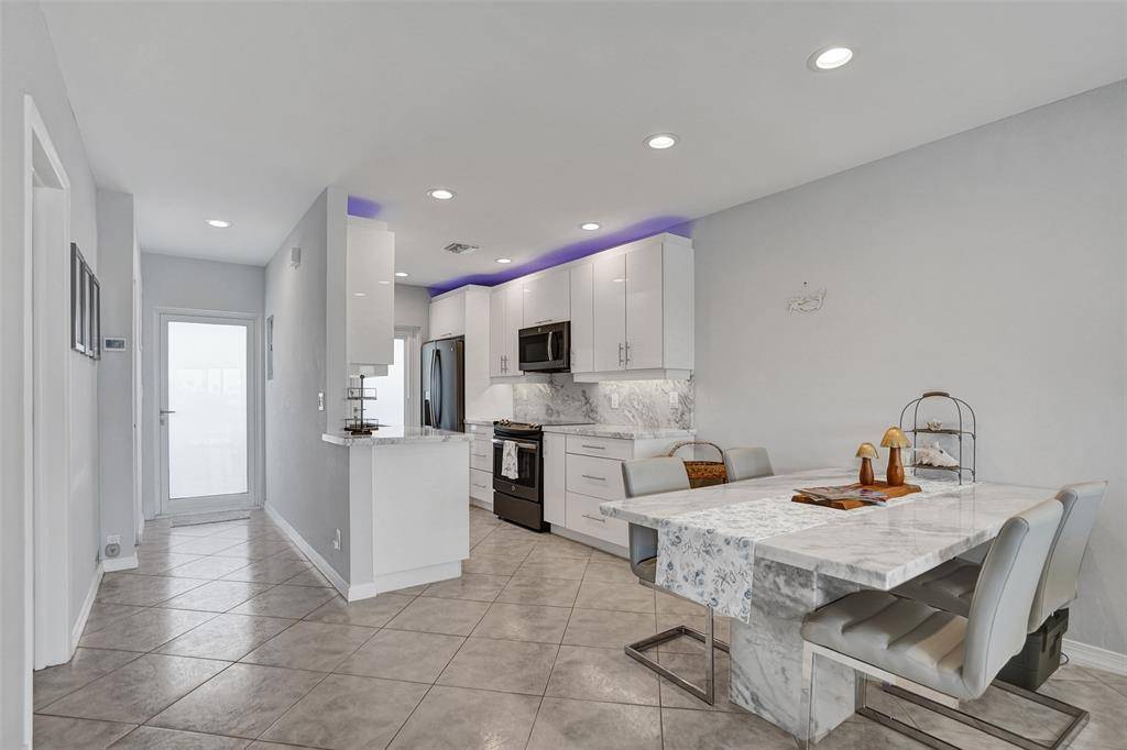 Deerfield Beach, FL 33441,105 NE 19th Ave #452